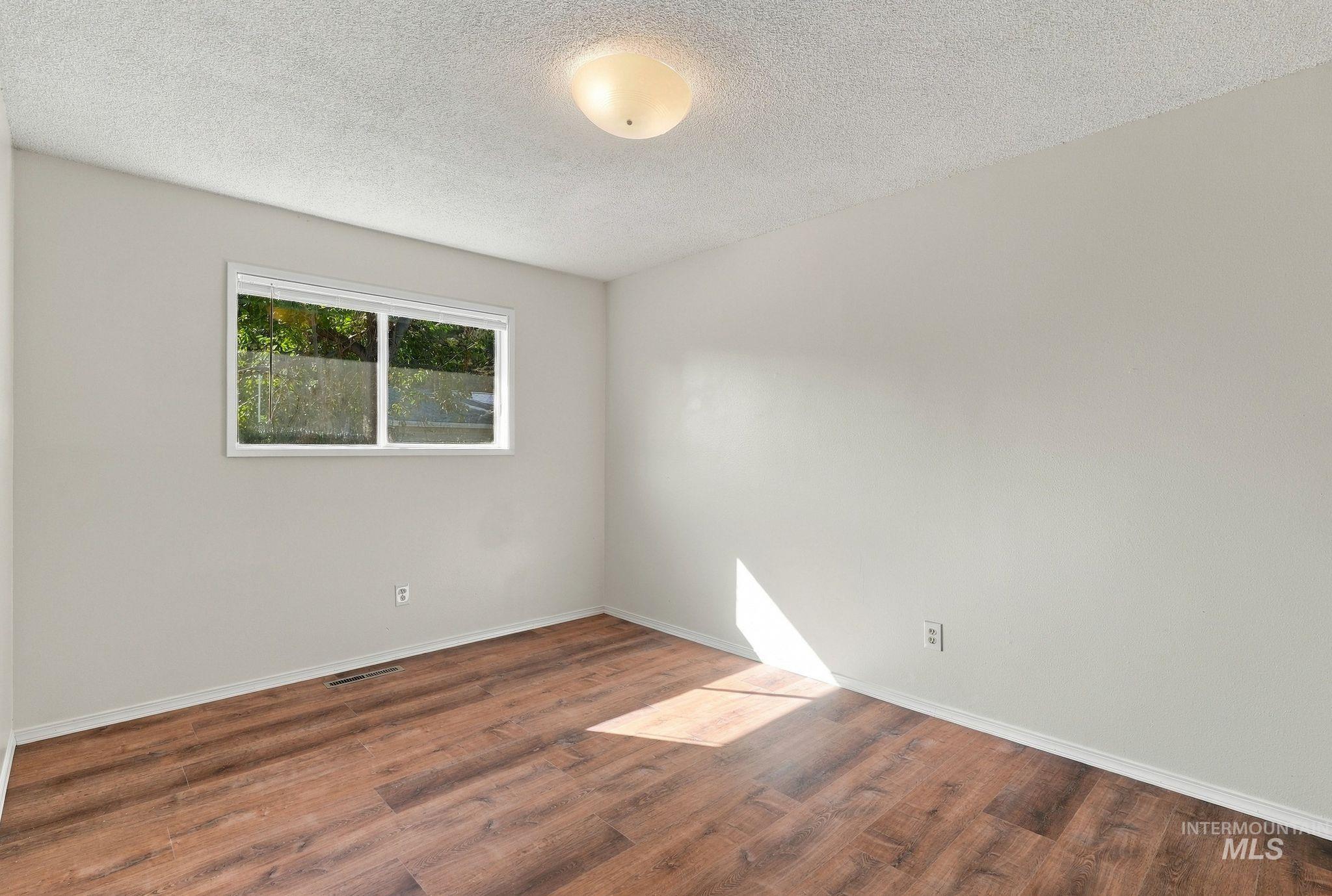 2006 Powers Drive, Lewiston, Idaho 83501, 3 Bedrooms, 1.5 Bathrooms, Residential For Sale, Price $315,000,MLS 99002781