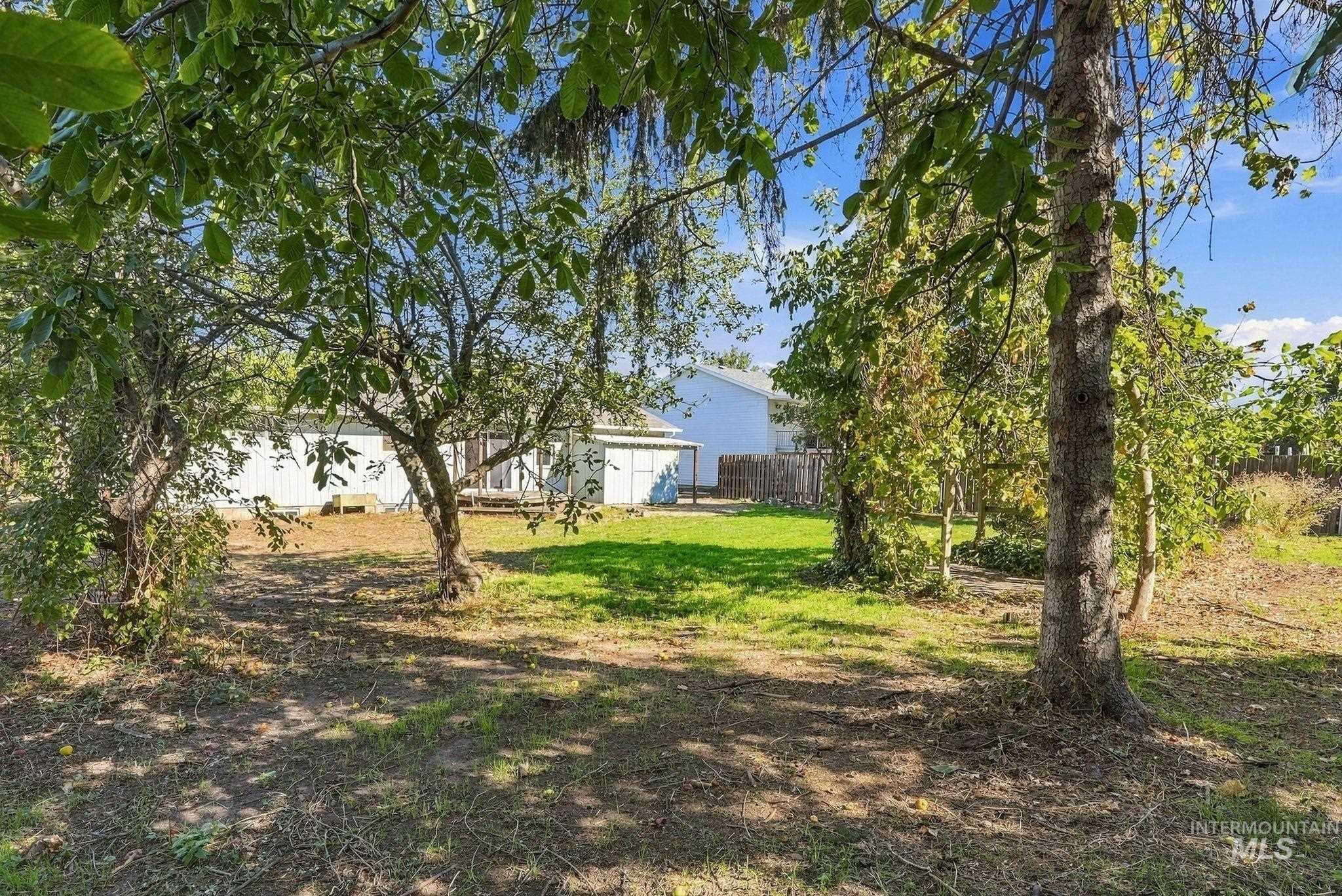 2006 Powers Drive, Lewiston, Idaho 83501, 3 Bedrooms, 1.5 Bathrooms, Residential For Sale, Price $315,000,MLS 99002781