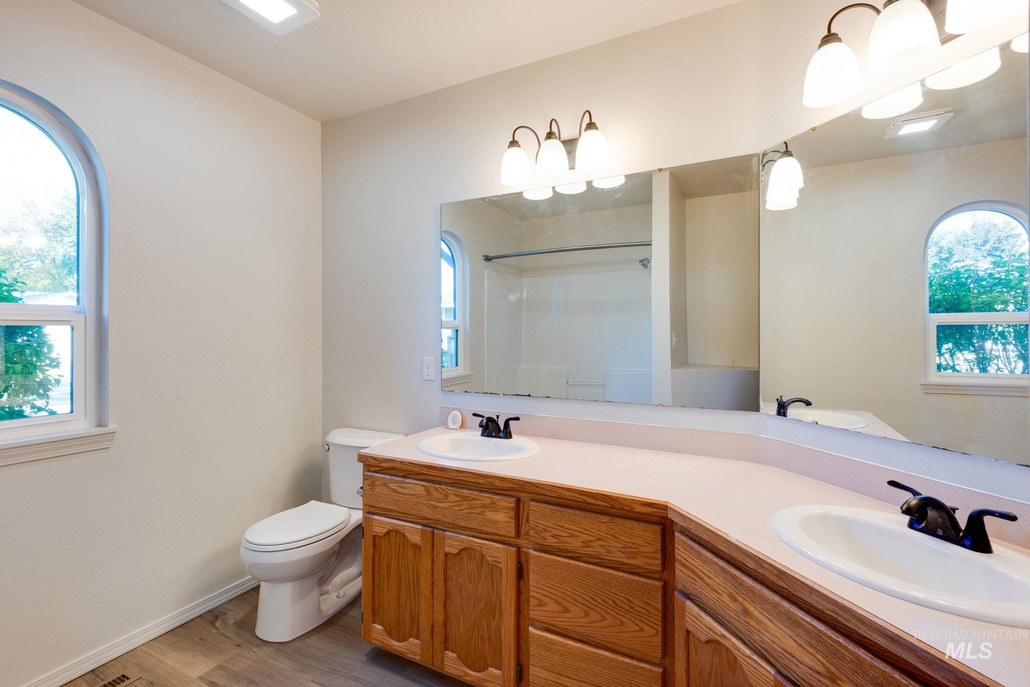 3593 E Eisenhower Dr., Meridian, Idaho 83642, 3 Bedrooms, 2 Bathrooms, Residential For Sale, Price $477,900,MLS 99002782