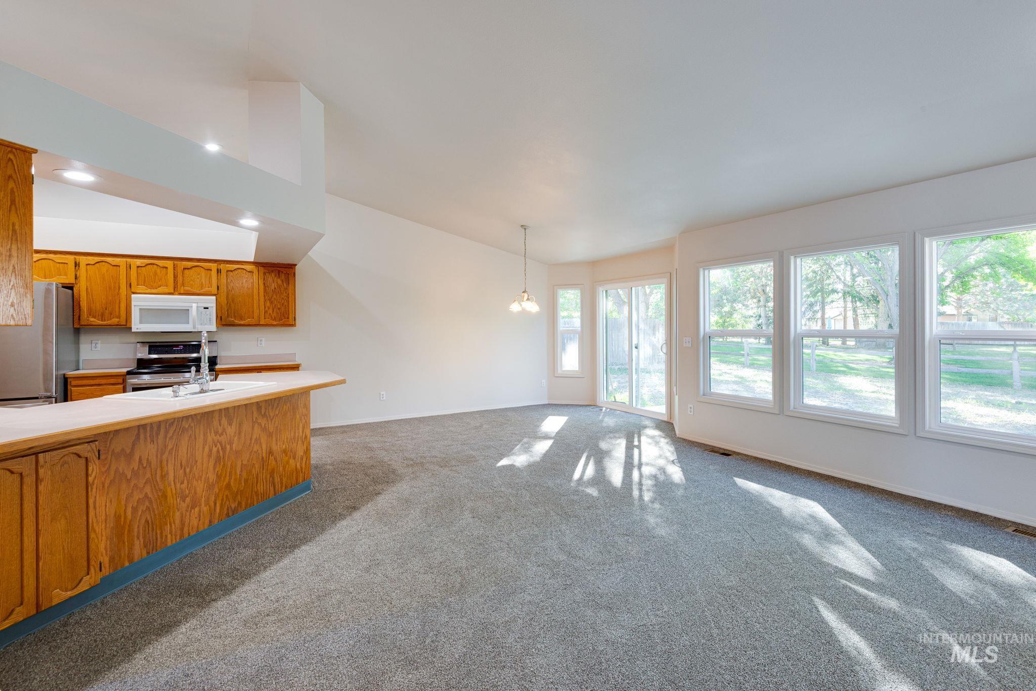 3593 E Eisenhower Dr., Meridian, Idaho 83642, 3 Bedrooms, 2 Bathrooms, Residential For Sale, Price $477,900,MLS 99002782