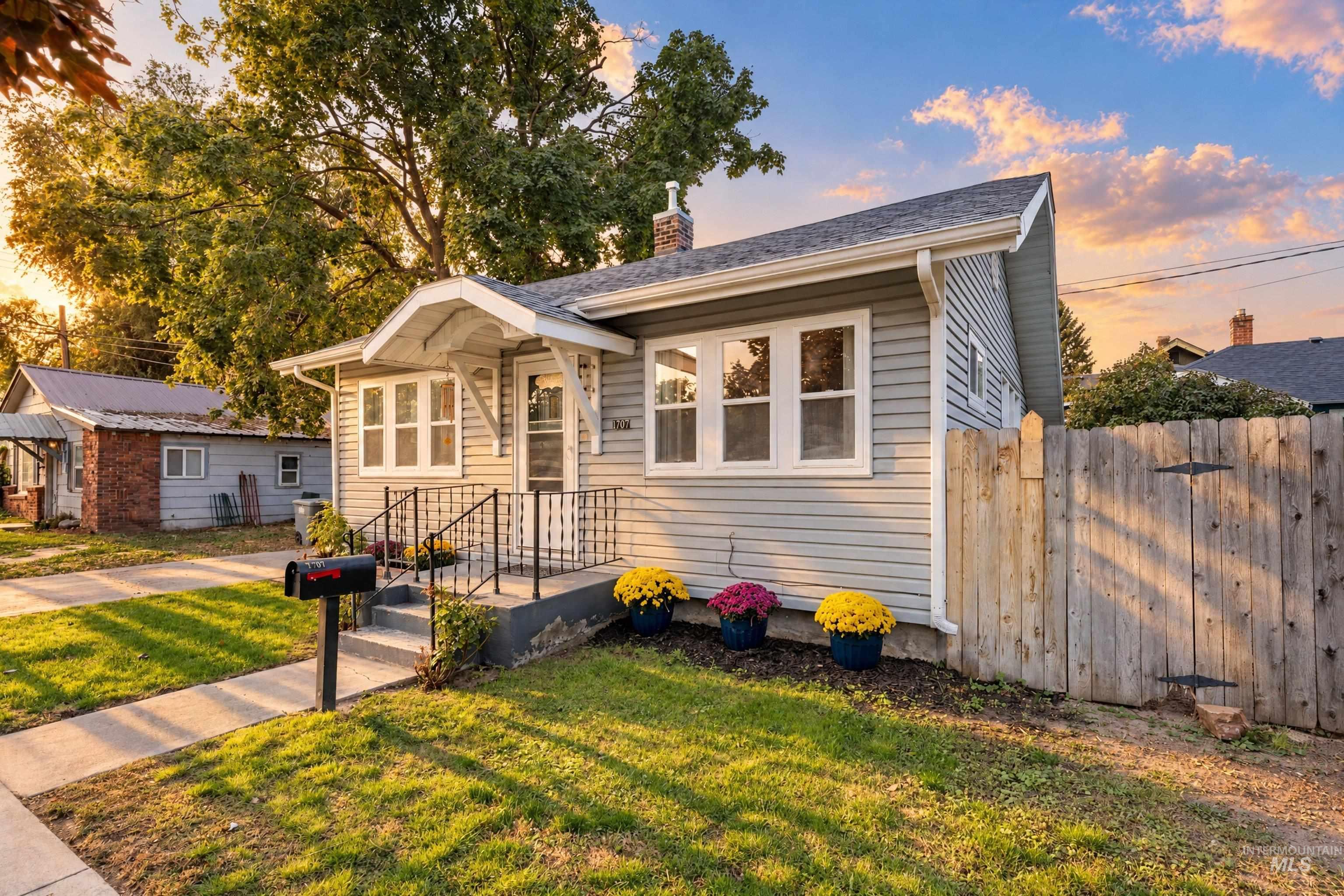 1707 4th St S, Nampa, Idaho 83651, 1 Bedroom, 1 Bathroom, Residential For Sale, Price $290,000,MLS 99002784