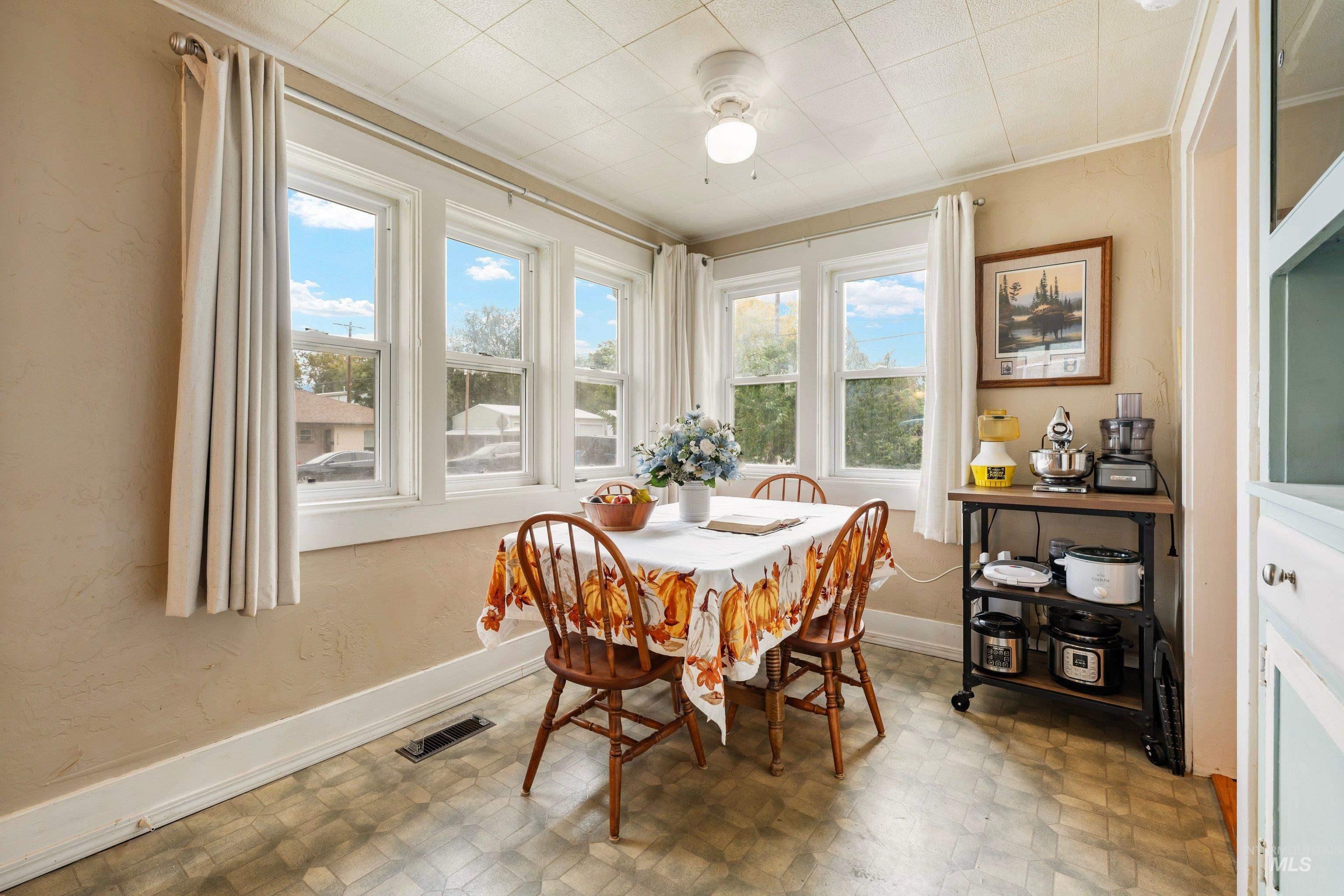 1707 4th St S, Nampa, Idaho 83651, 1 Bedroom, 1 Bathroom, Residential For Sale, Price $290,000,MLS 99002784