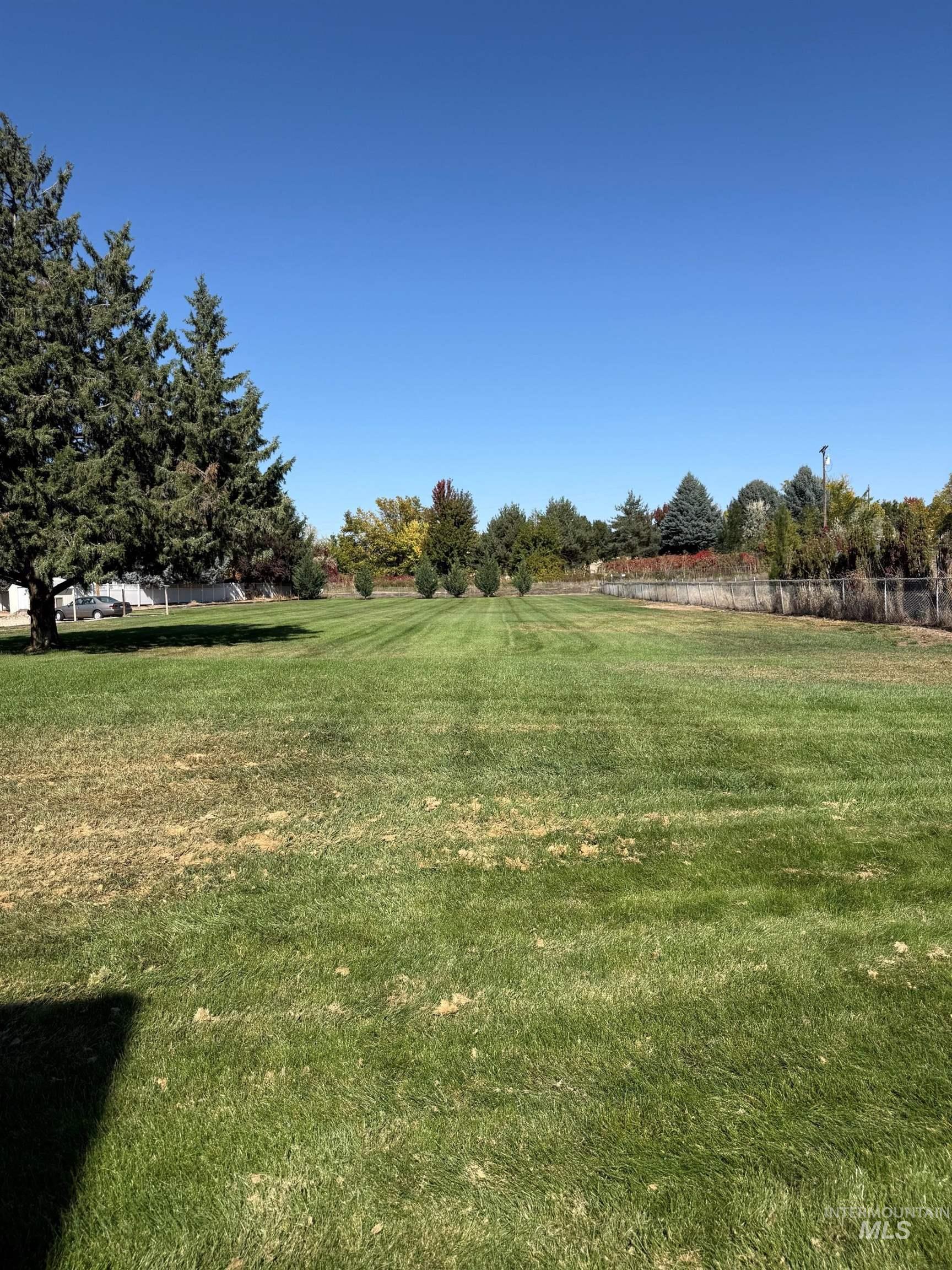 364 N Eagle Glen Ln, Eagle, Idaho 83616, 2 Bedrooms, 1.5 Bathrooms, Residential For Sale, Price $304,900,MLS 99002788