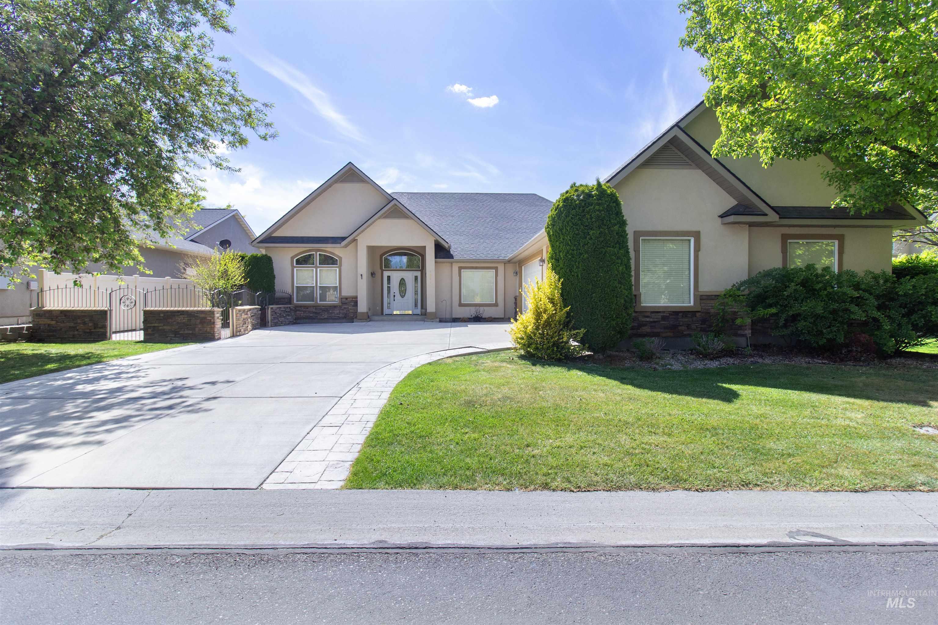 1861 Canyon Park Ct, Twin Falls, Idaho 83301, 3 Bedrooms, 2.5 Bathrooms, Residential For Sale, Price $599,900,MLS 99002789