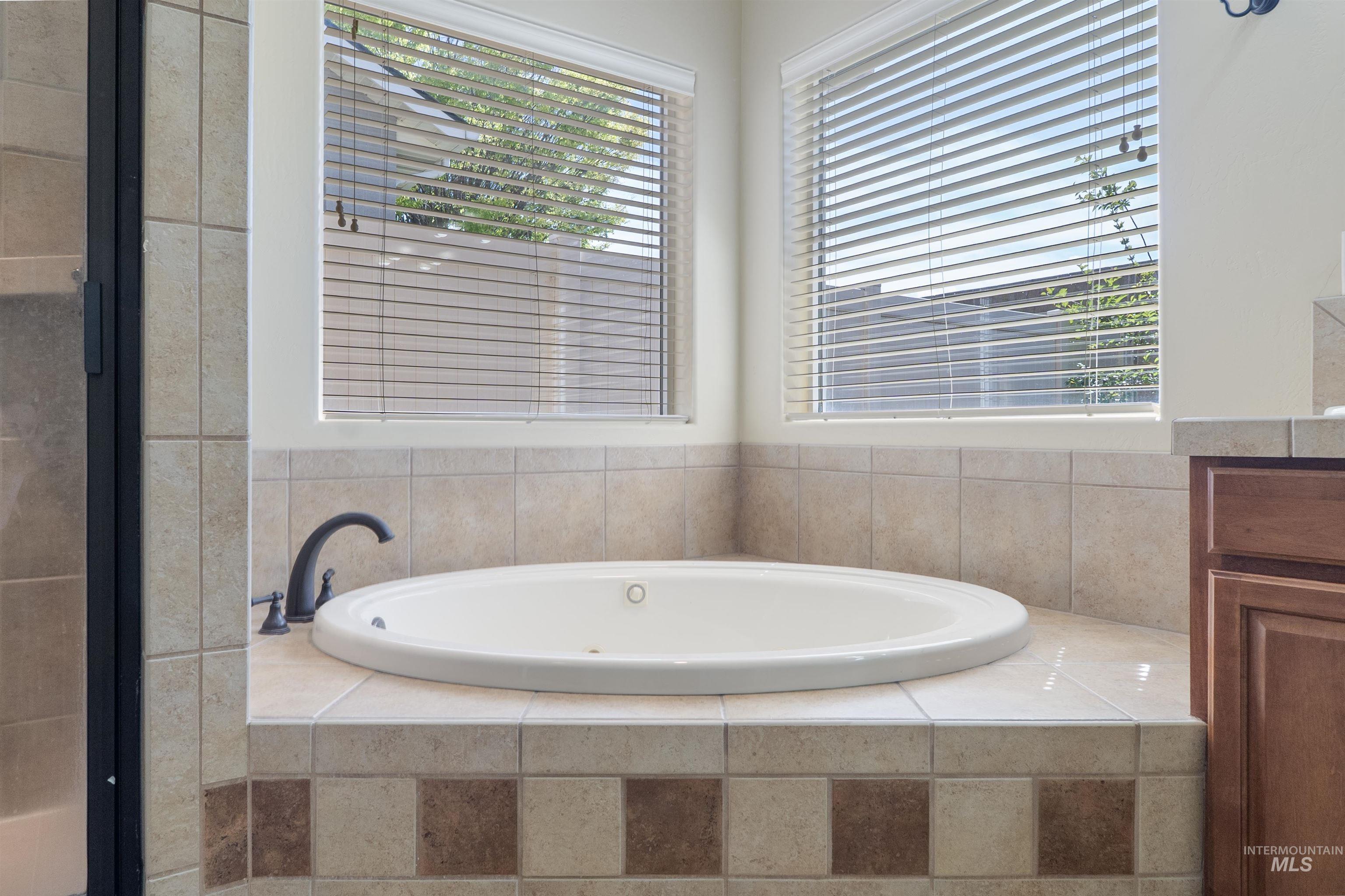 1861 Canyon Park Ct, Twin Falls, Idaho 83301, 3 Bedrooms, 2.5 Bathrooms, Residential For Sale, Price $599,900,MLS 99002789