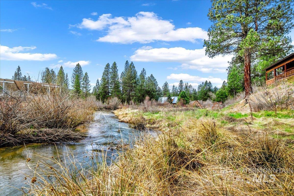 29 McIntyre Gulch Rd, Idaho City, Idaho 83631, 2 Bedrooms, 2.5 Bathrooms, Residential For Sale, Price $629,000,MLS 99002794
