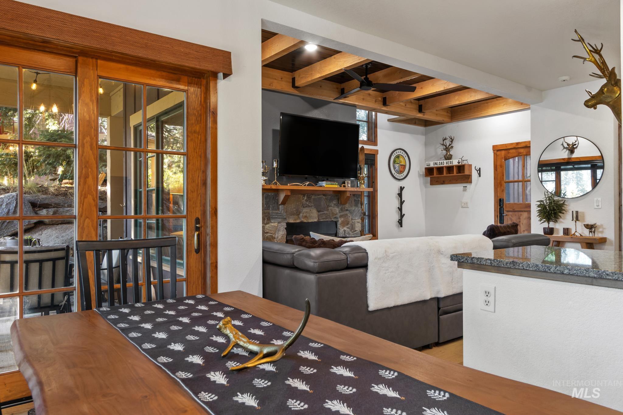 7 Golden Bench, Donnelly, Idaho 83615, 2 Bedrooms, 2 Bathrooms, Residential For Sale, Price $915,000,MLS 99002795