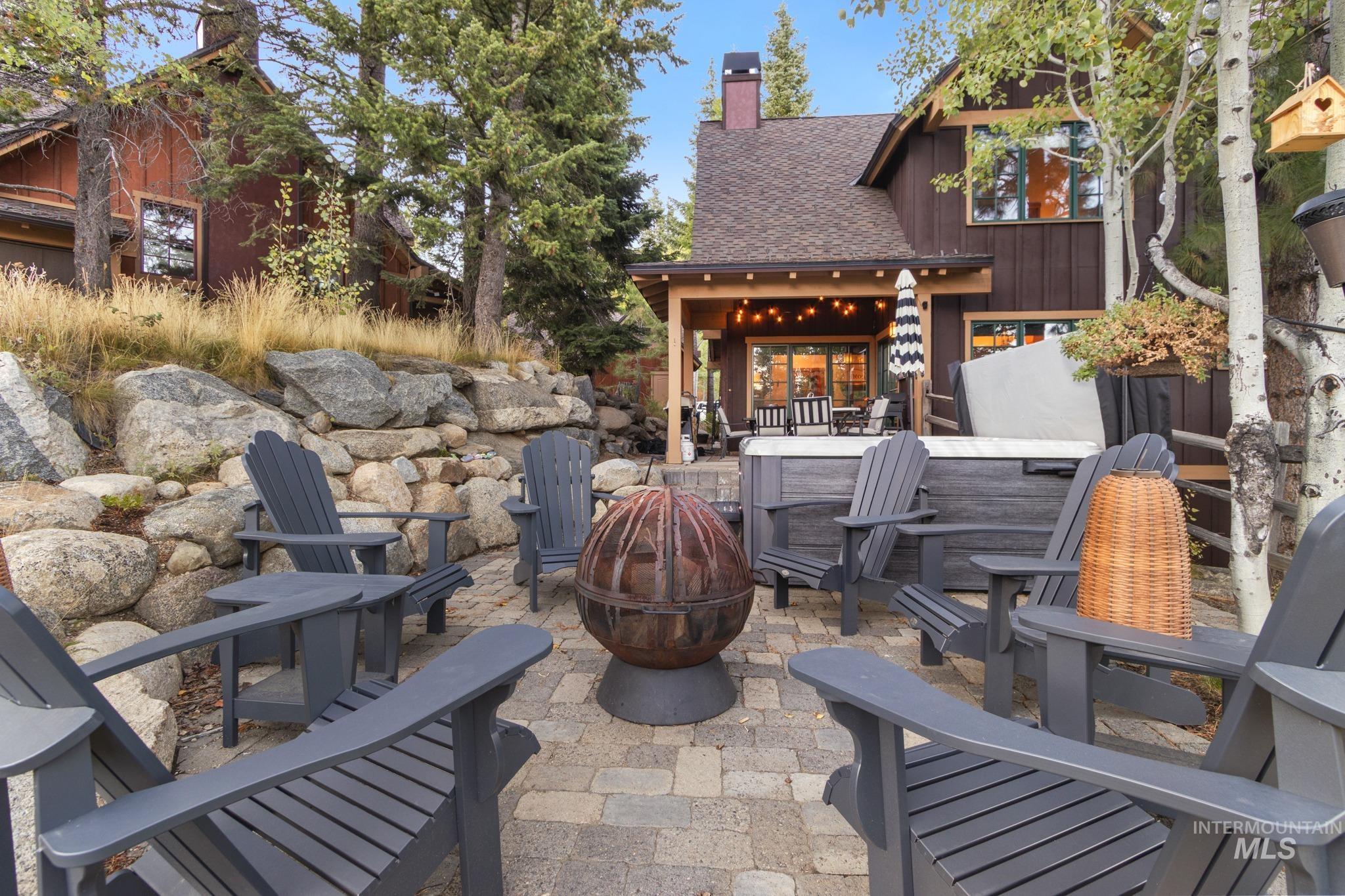 7 Golden Bench, Donnelly, Idaho 83615, 2 Bedrooms, 2 Bathrooms, Residential For Sale, Price $915,000,MLS 99002795