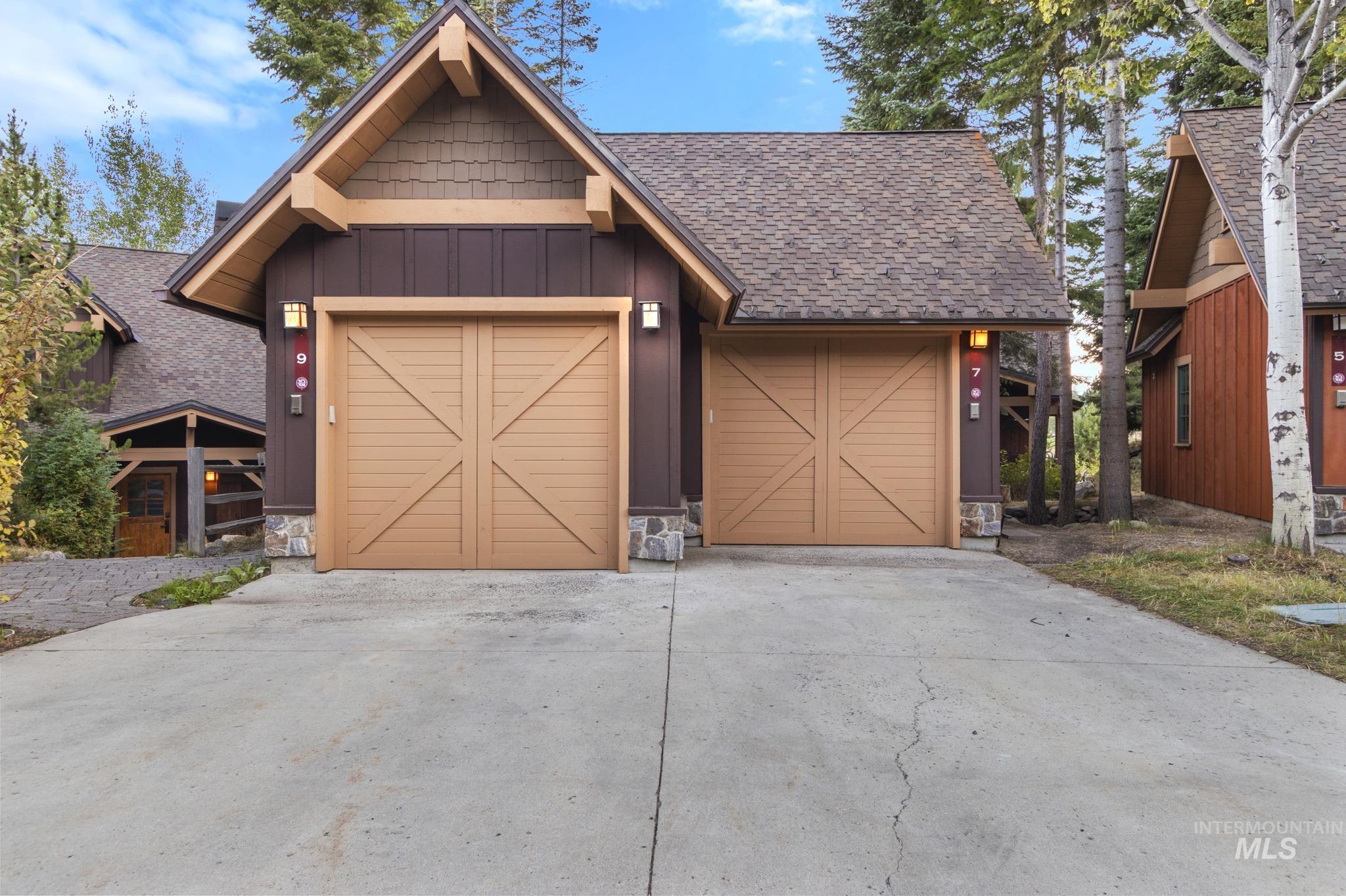 7 Golden Bench, Donnelly, Idaho 83615, 2 Bedrooms, 2 Bathrooms, Residential For Sale, Price $915,000,MLS 99002795
