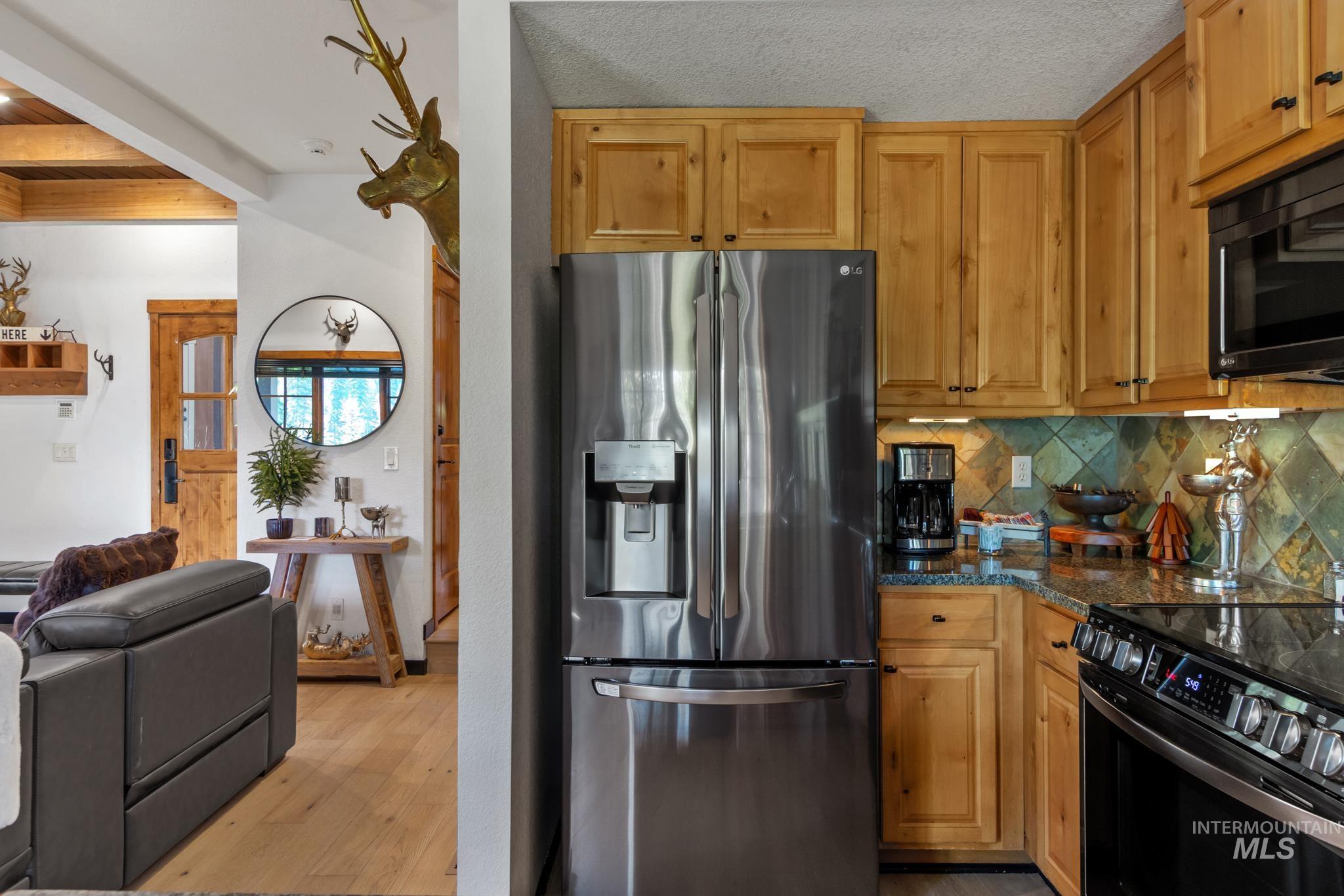 7 Golden Bench, Donnelly, Idaho 83615, 2 Bedrooms, 2 Bathrooms, Residential For Sale, Price $915,000,MLS 99002795