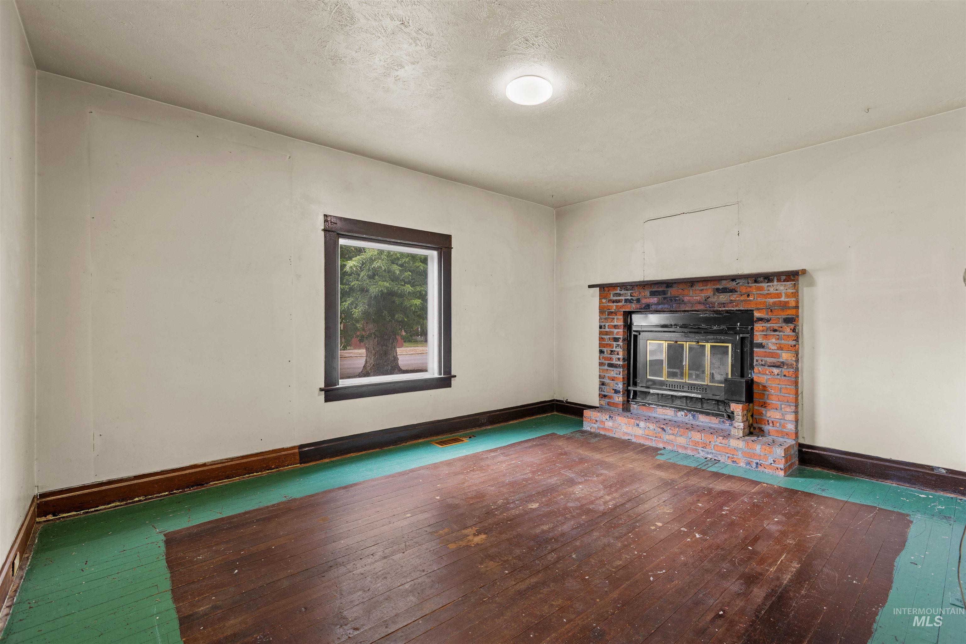 928 W 4th St, Weiser, Idaho 83672, 3 Bedrooms, 1 Bathroom, Residential For Sale, Price $205,000,MLS 99002797
