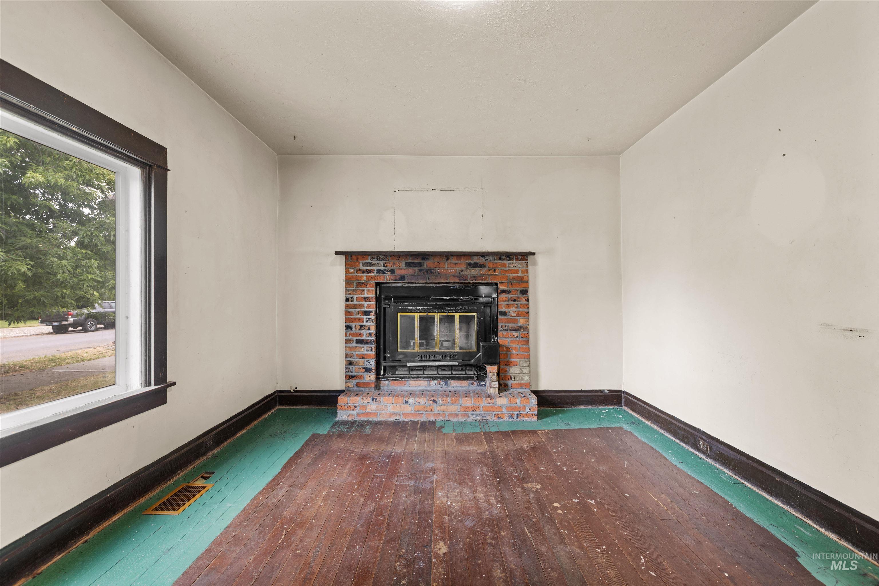 928 W 4th St, Weiser, Idaho 83672, 3 Bedrooms, 1 Bathroom, Residential For Sale, Price $205,000,MLS 99002797