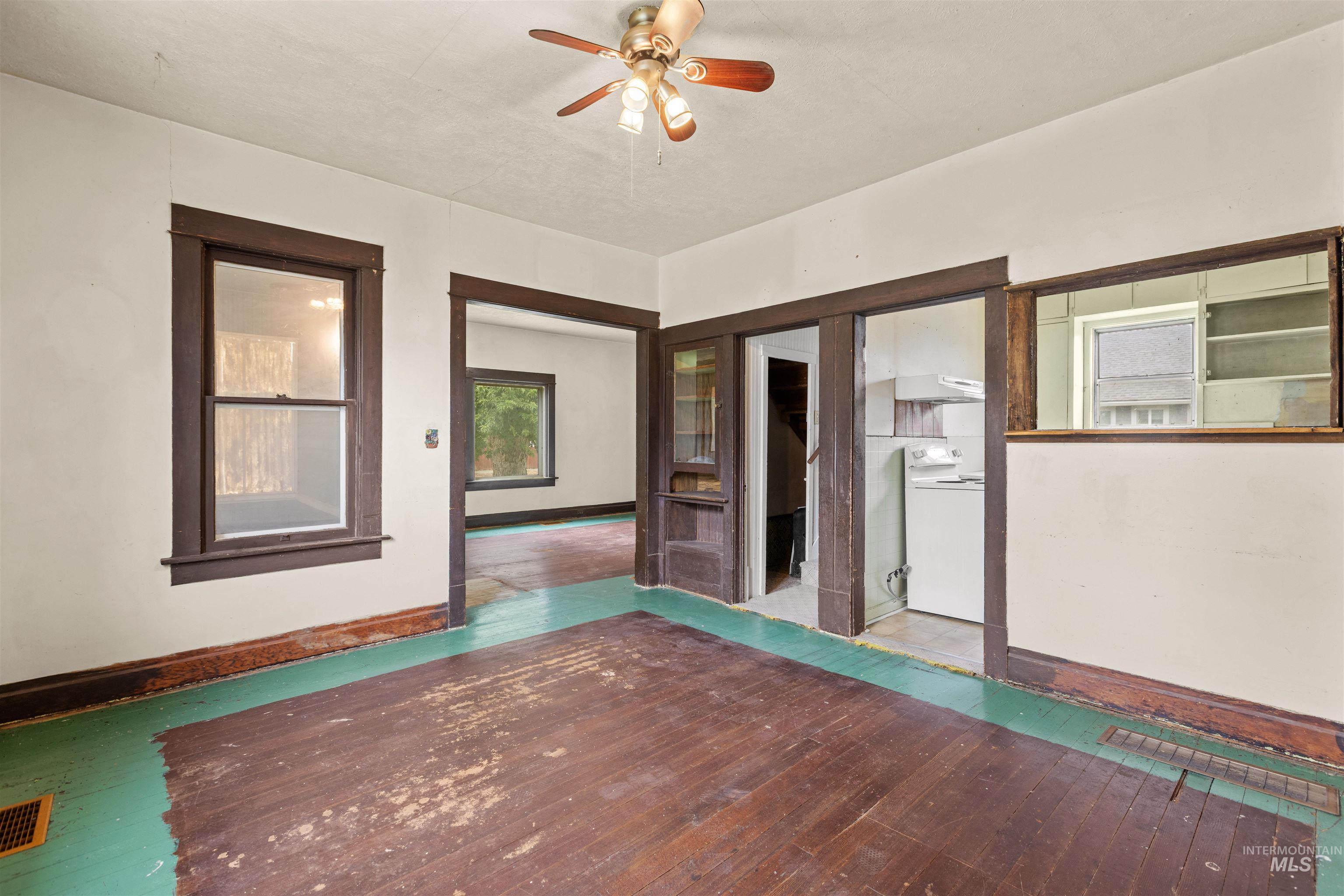 928 W 4th St, Weiser, Idaho 83672, 3 Bedrooms, 1 Bathroom, Residential For Sale, Price $205,000,MLS 99002797
