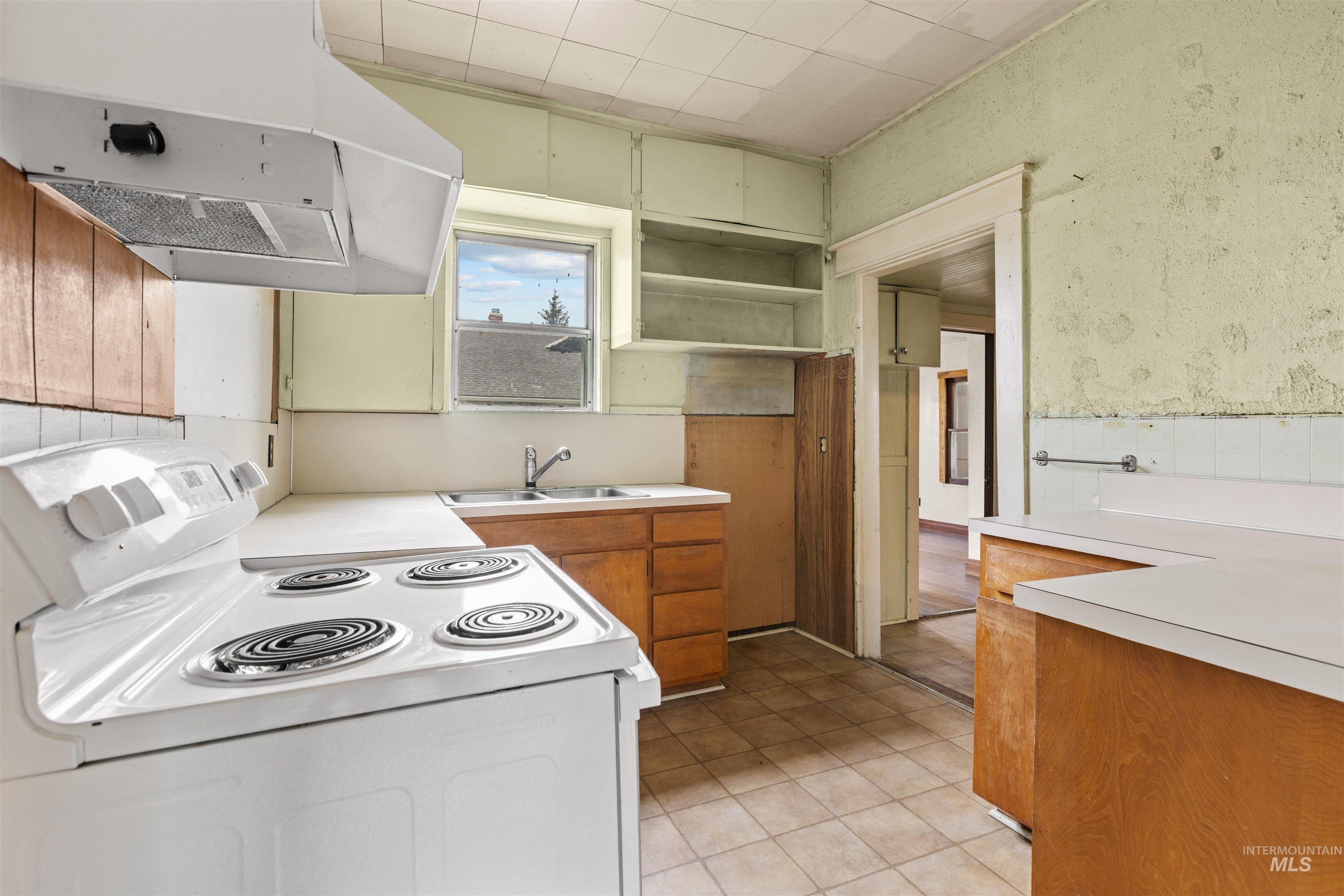 928 W 4th St, Weiser, Idaho 83672, 3 Bedrooms, 1 Bathroom, Residential For Sale, Price $205,000,MLS 99002797