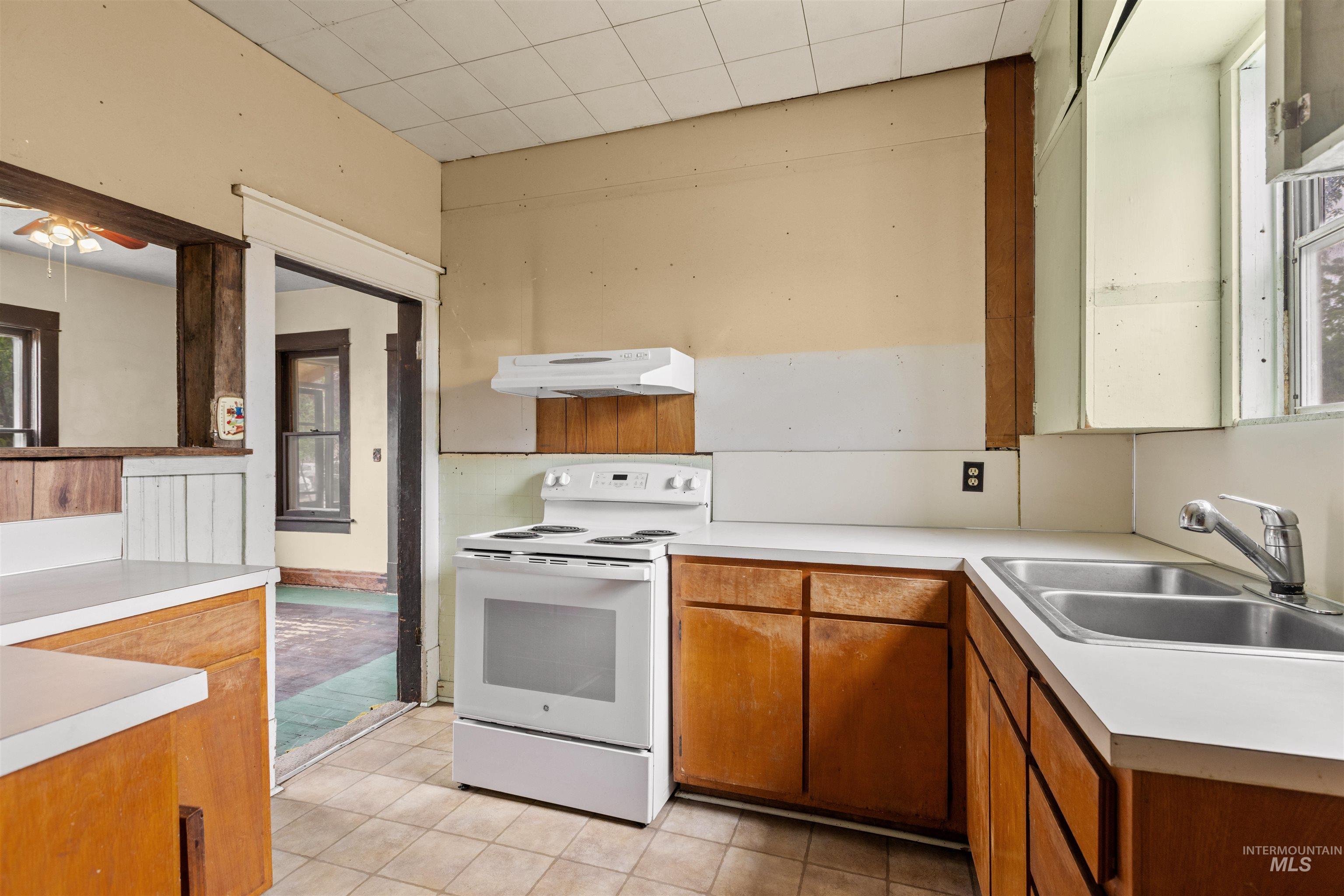 928 W 4th St, Weiser, Idaho 83672, 3 Bedrooms, 1 Bathroom, Residential For Sale, Price $205,000,MLS 99002797
