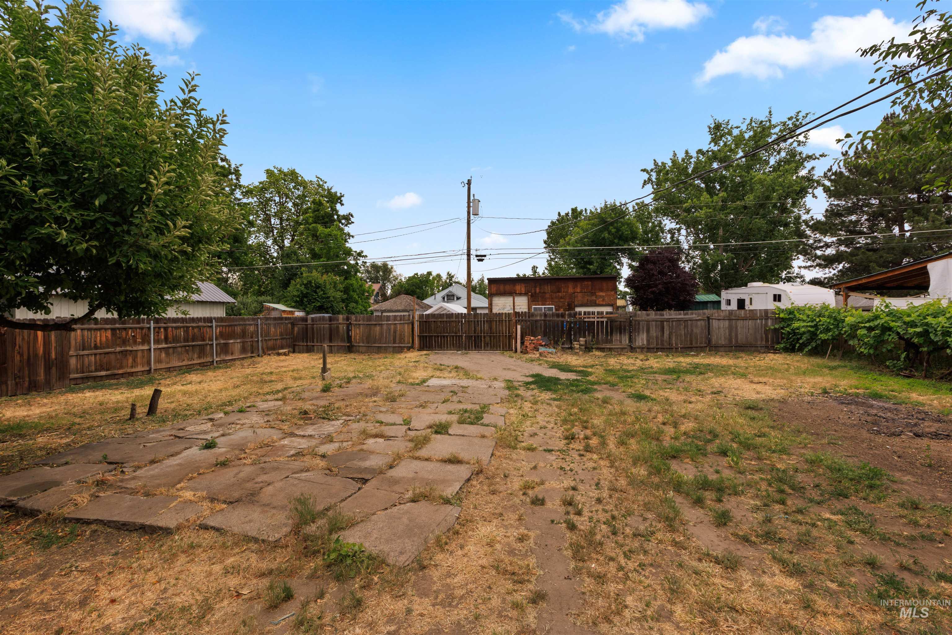 928 W 4th St, Weiser, Idaho 83672, 3 Bedrooms, 1 Bathroom, Residential For Sale, Price $205,000,MLS 99002797