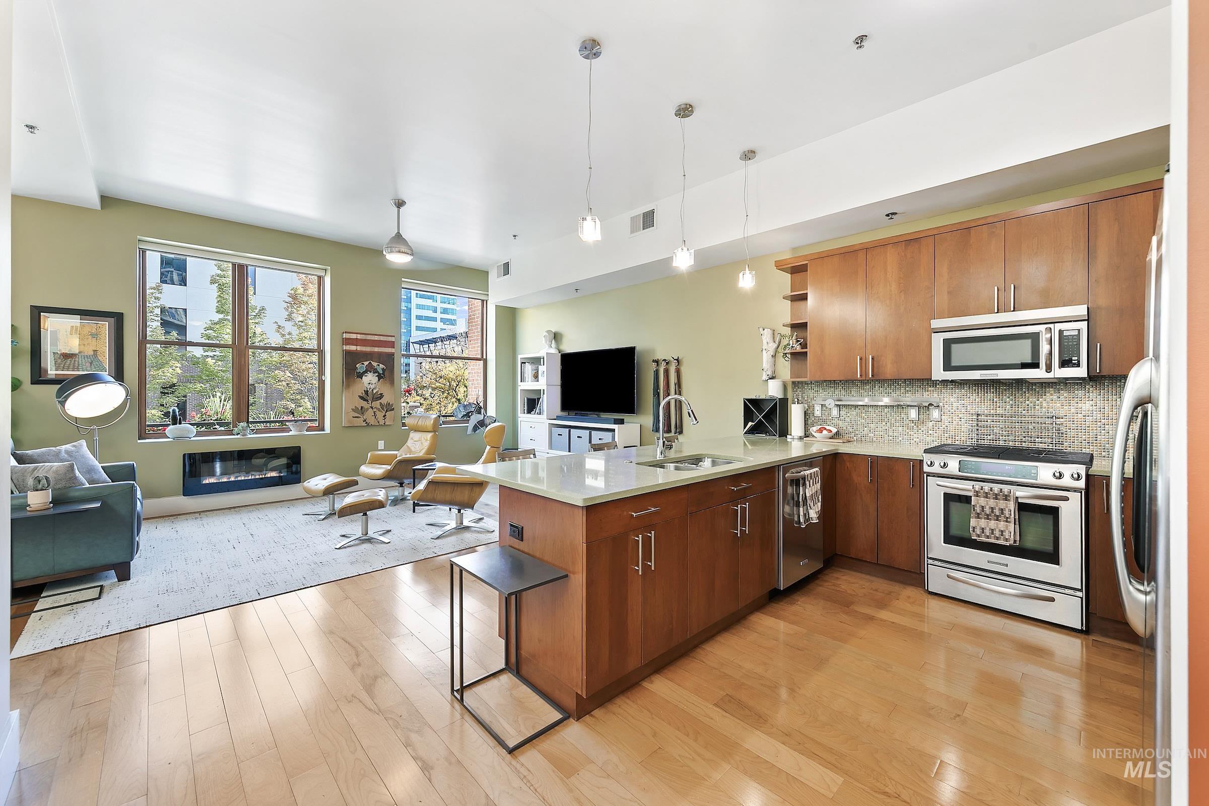 101 N 10th St, Boise, Idaho 83702, 1 Bedroom, 1 Bathroom, Residential For Sale, Price $639,000, 99002798