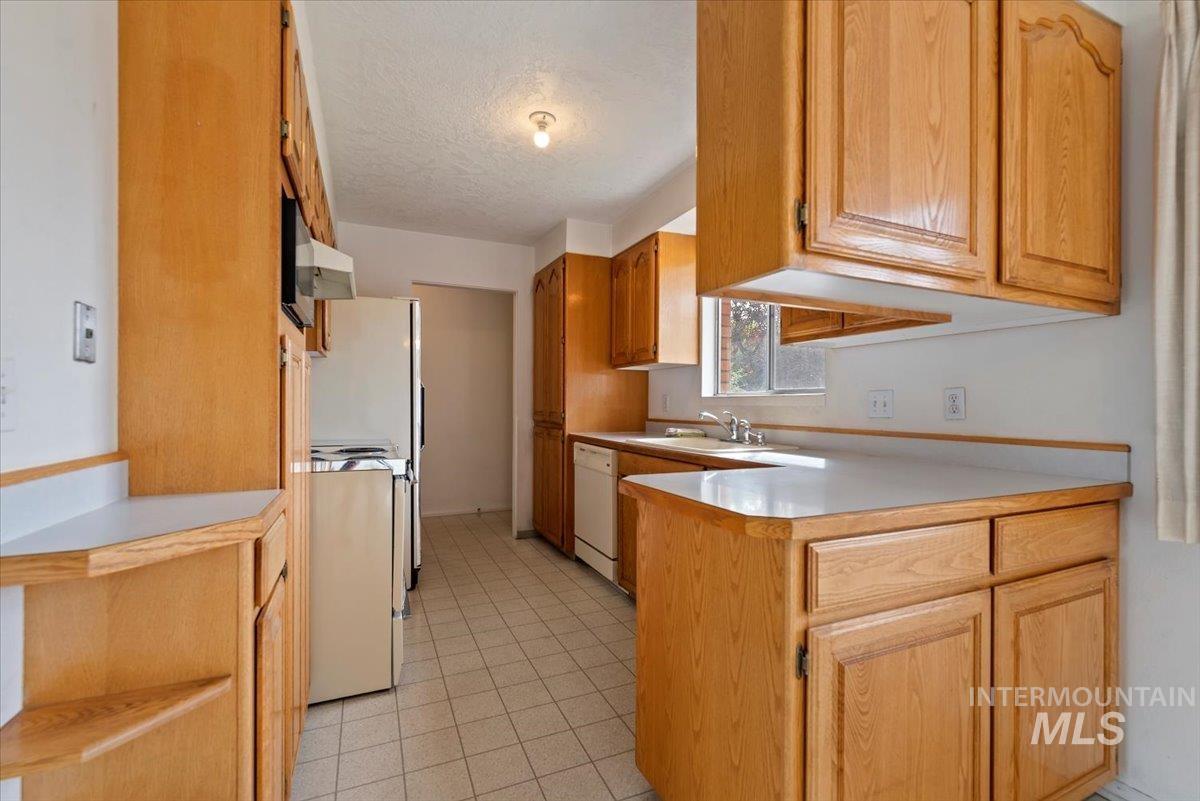 4828 W Kootenai Street, Boise, Idaho 83705, 4 Bedrooms, 13 Rooms, Business/Commercial For Sale, Price $724,900,MLS 99002808