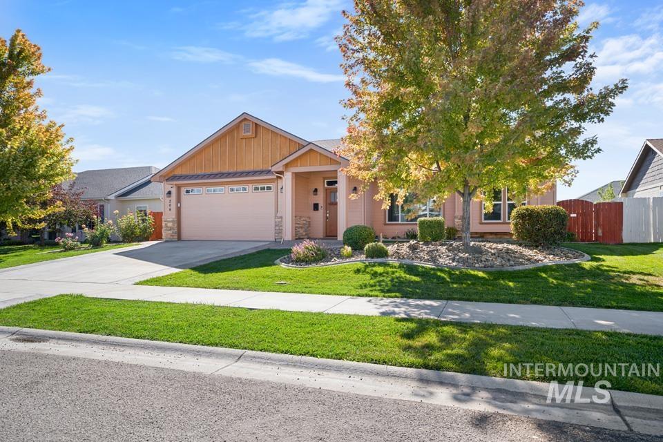204 E Mckinley St., New Plymouth, Idaho 83655, 3 Bedrooms, 2 Bathrooms, Residential For Sale, Price $459,900,MLS 99002813