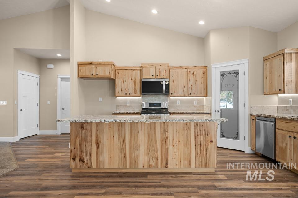 204 E Mckinley St., New Plymouth, Idaho 83655, 3 Bedrooms, 2 Bathrooms, Residential For Sale, Price $459,900,MLS 99002813