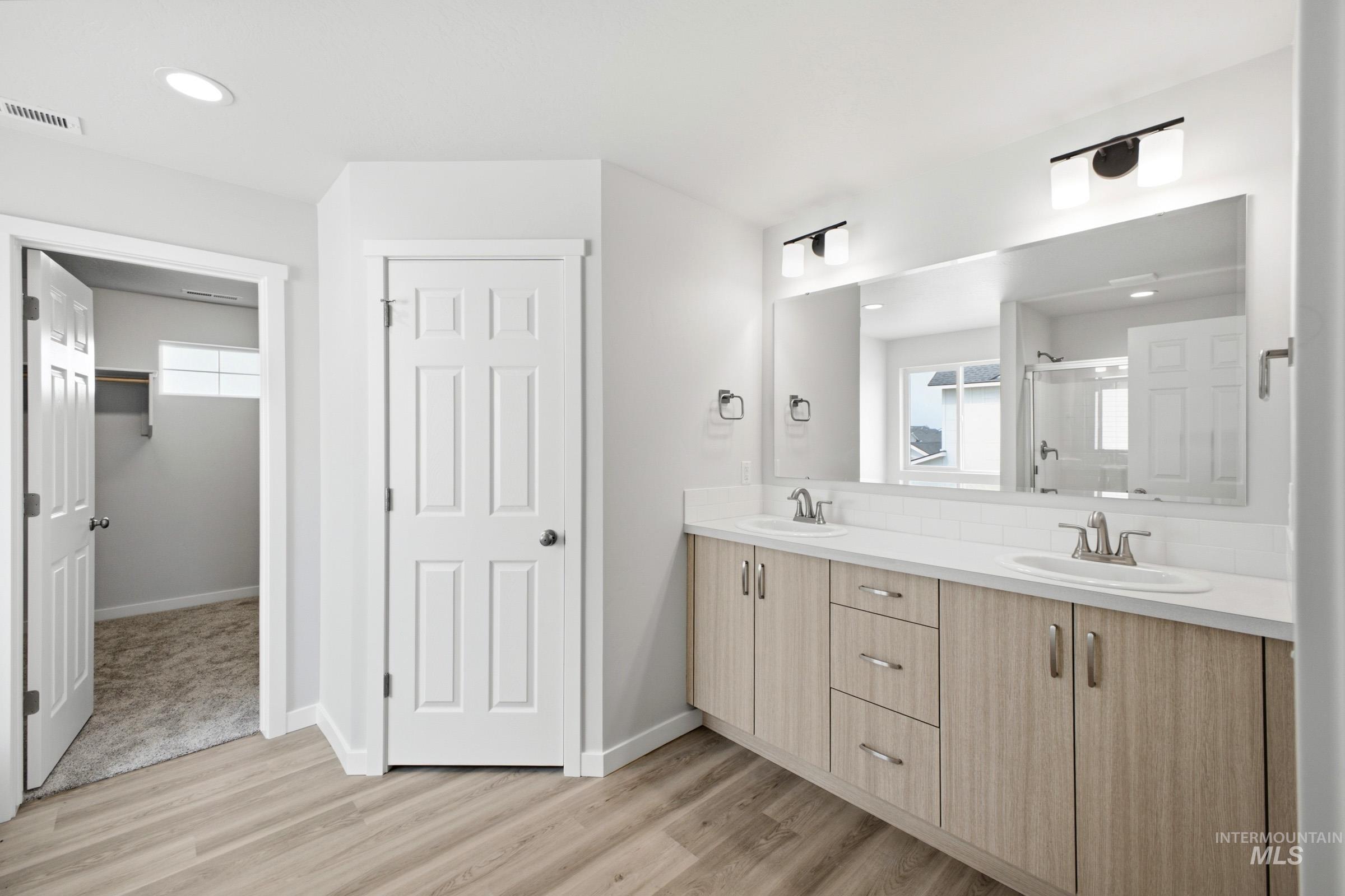 746 SW Jayhawk St, Mountain Home, Idaho 83647, 4 Bedrooms, 3 Bathrooms, Residential For Sale, Price $539,995,MLS 99002818