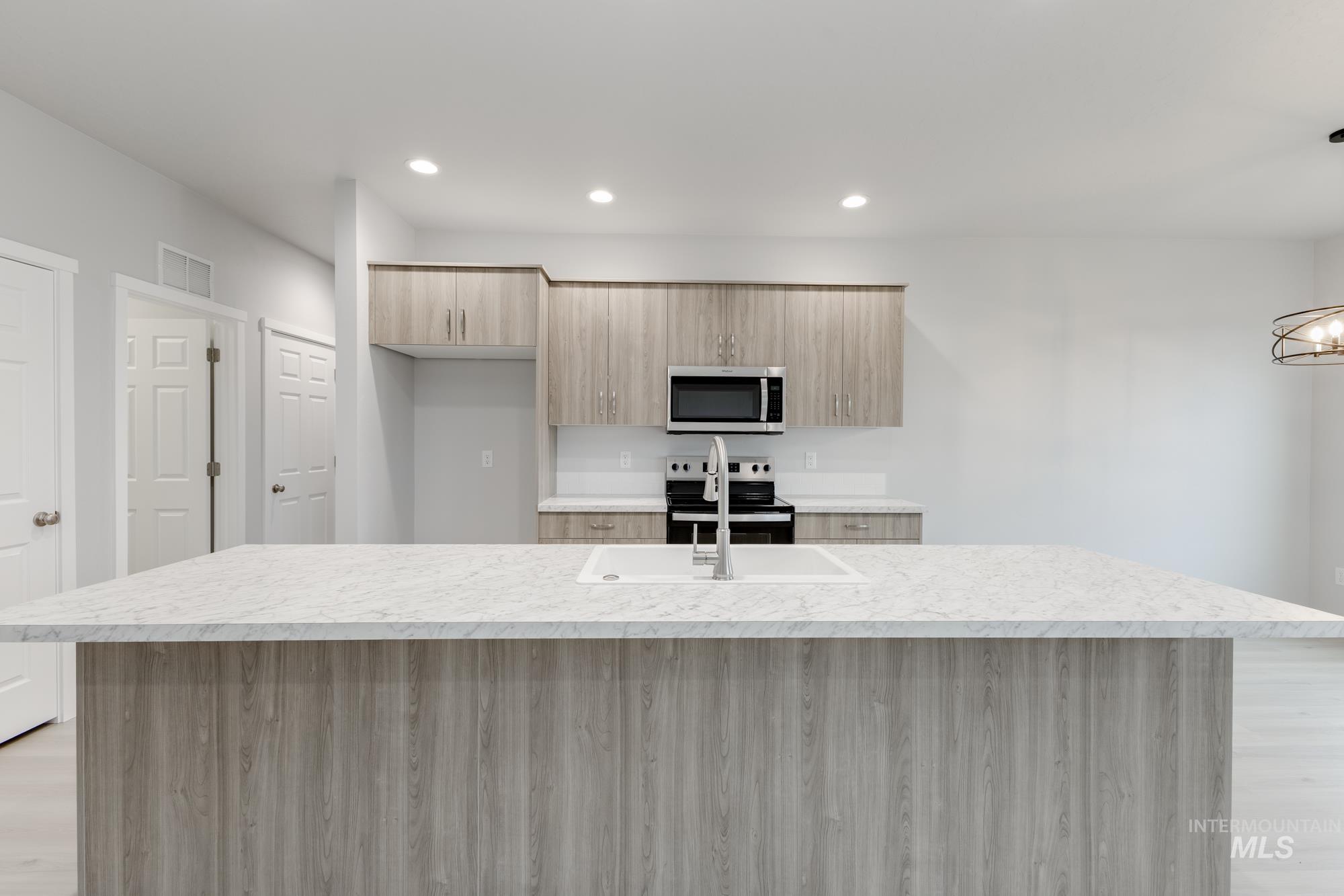 16922 Silo Ave, Nampa, Idaho 83651, 4 Bedrooms, 2 Bathrooms, Residential For Sale, Price $399,990, 99002822