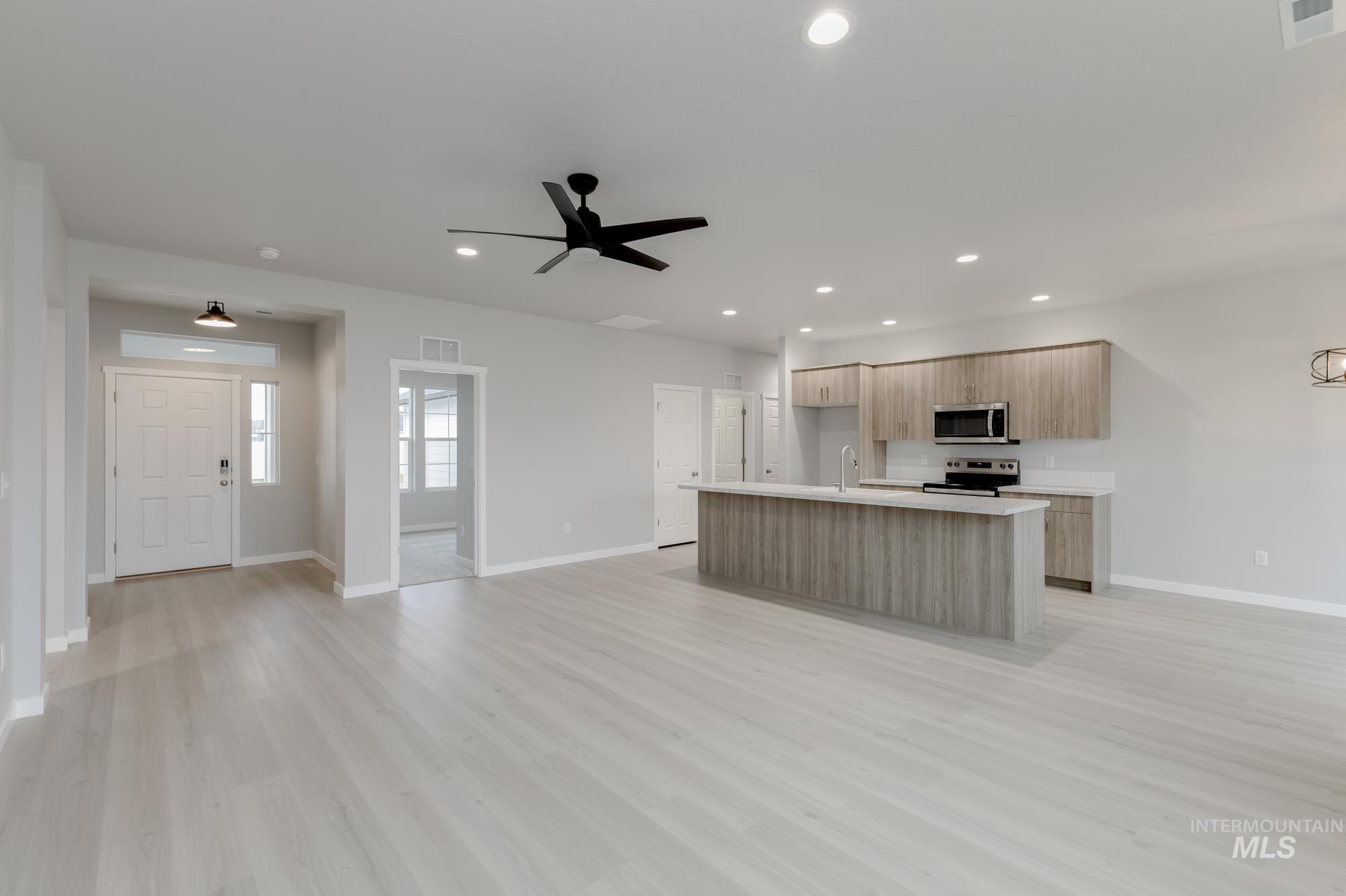 16922 Silo Ave, Nampa, Idaho 83651, 4 Bedrooms, 2 Bathrooms, Residential For Sale, Price $399,990, 99002822