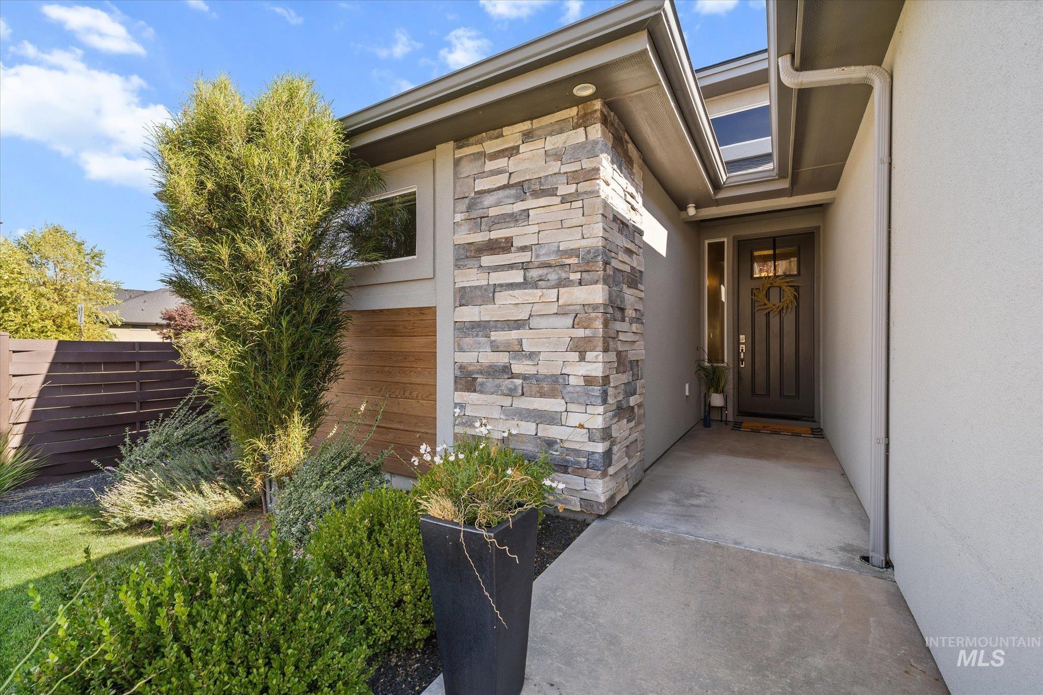 6902 N Exeter Ave, Meridian, Idaho 83646, 3 Bedrooms, 2 Bathrooms, Residential For Sale, Price $675,000,MLS 99002829