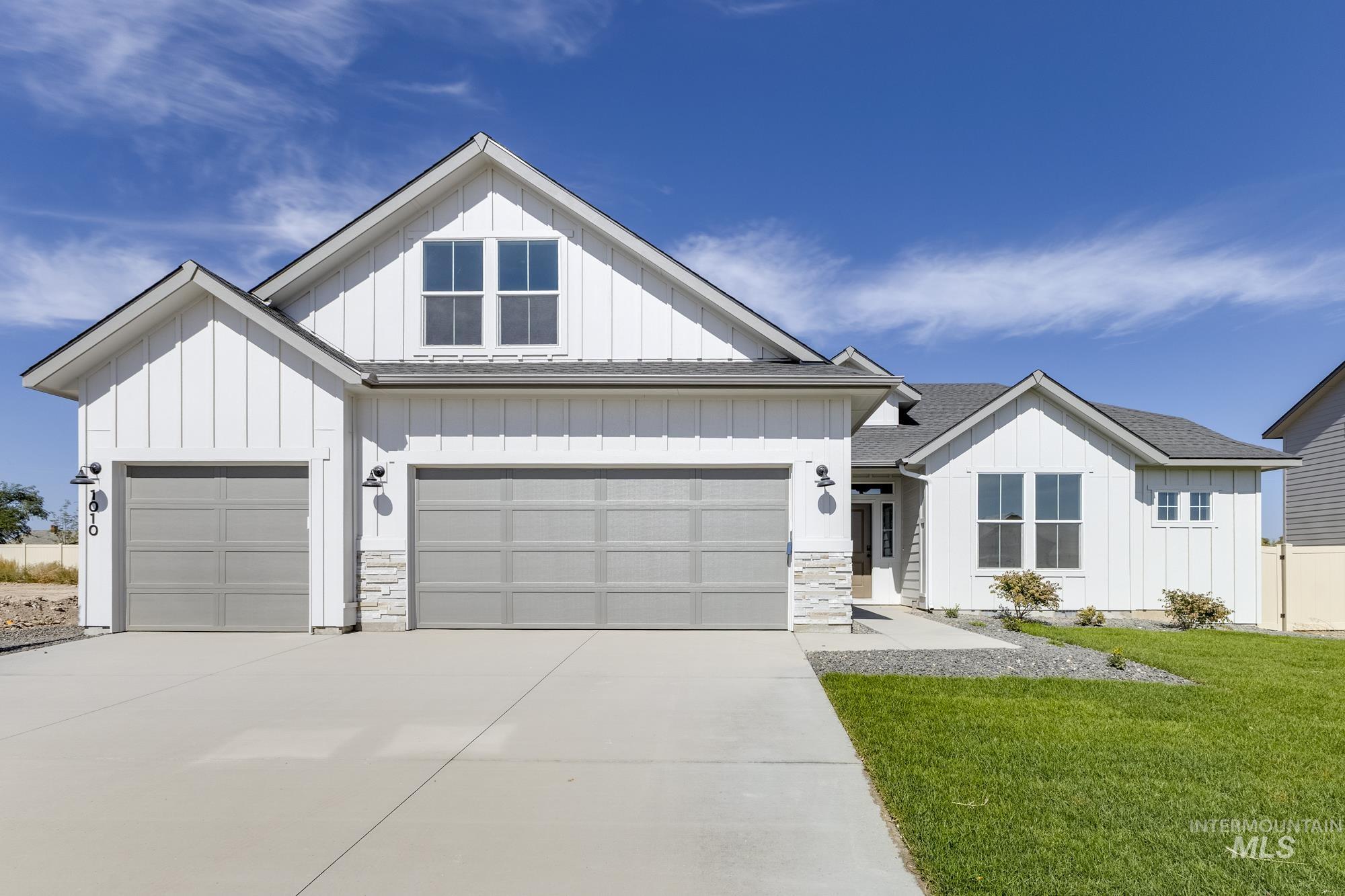 2667 N Chappy Way, Kuna, Idaho 83634, 4 Bedrooms, 2 Bathrooms, Residential For Sale, Price $569,995,MLS 99002832