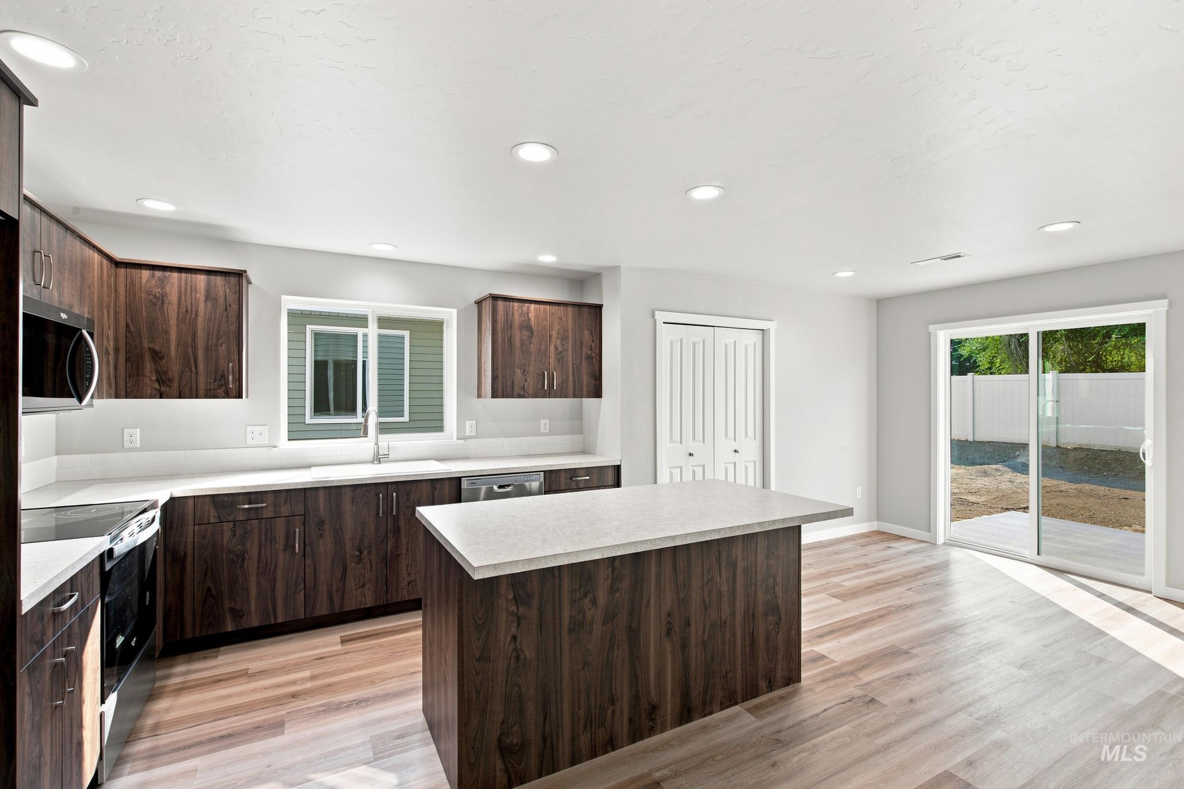 442 Aplomado Ct, Middleton, Idaho 83644, 5 Bedrooms, 3 Bathrooms, Residential For Sale, Price $489,995, 99002836