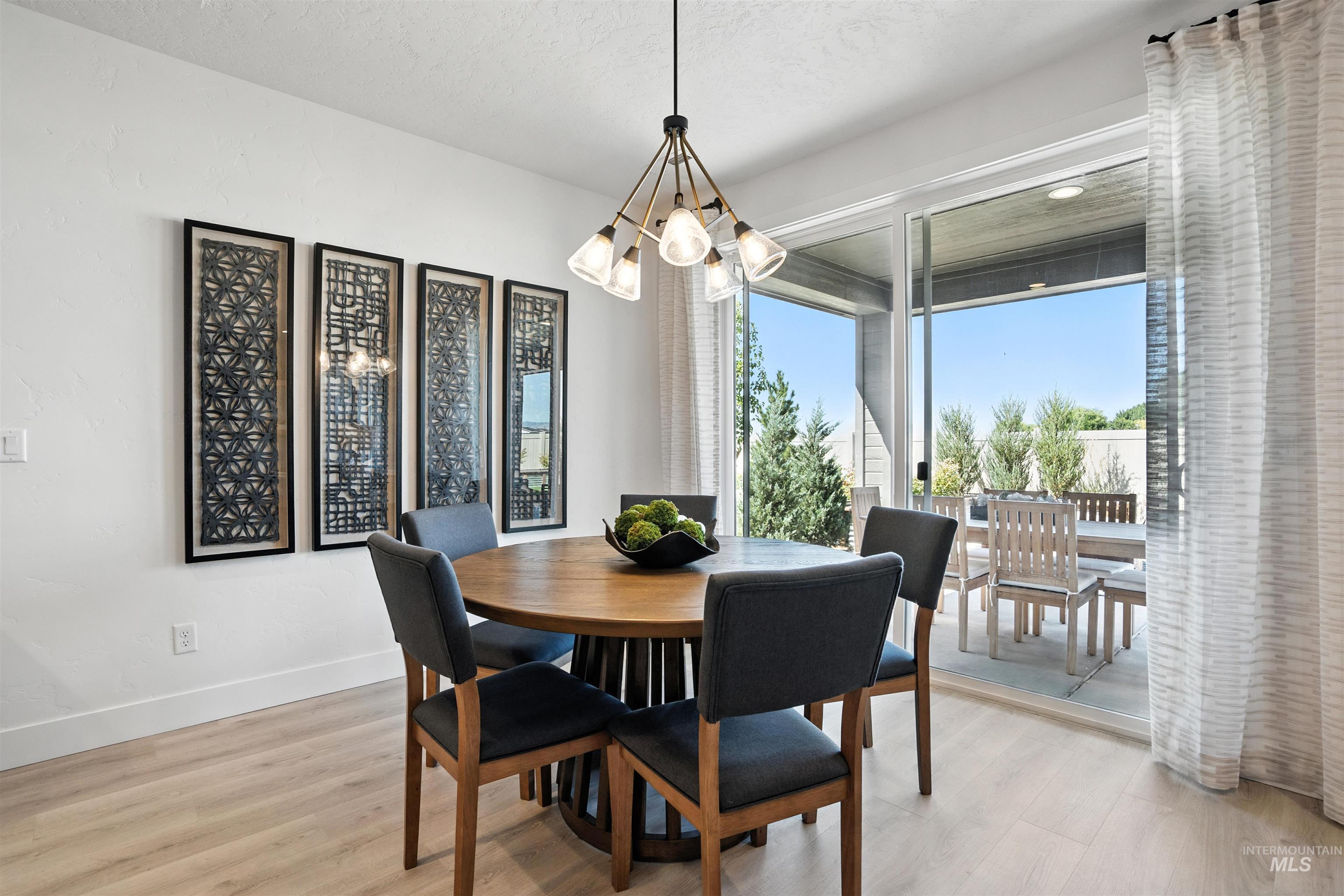 5770 N Arctic Point Ave, Meridian, Idaho 83646, 4 Bedrooms, 3 Bathrooms, Residential For Sale, Price $574,990,MLS 99002838