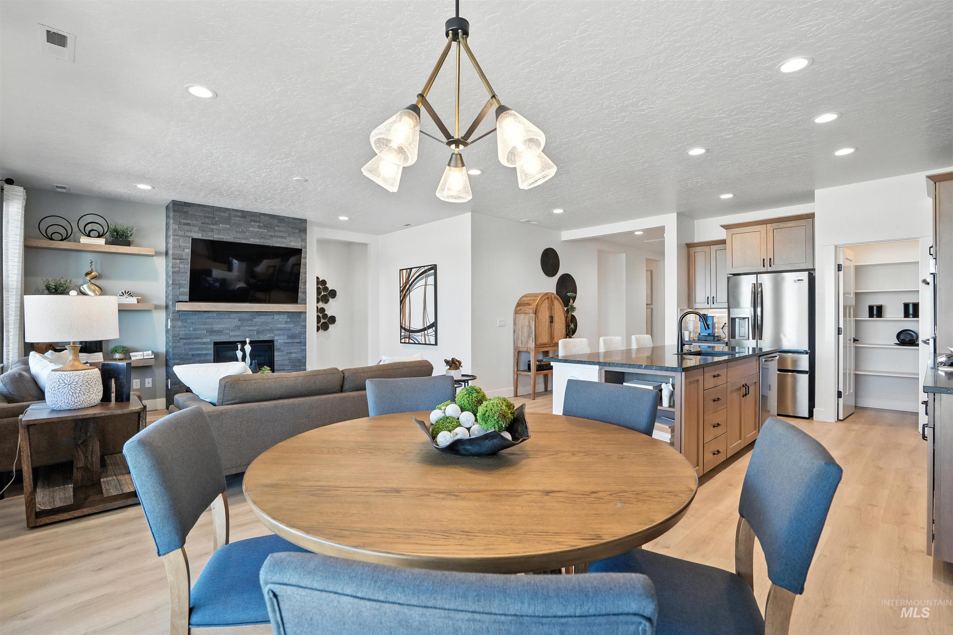 5770 N Arctic Point Ave, Meridian, Idaho 83646, 4 Bedrooms, 3 Bathrooms, Residential For Sale, Price $574,990,MLS 99002838