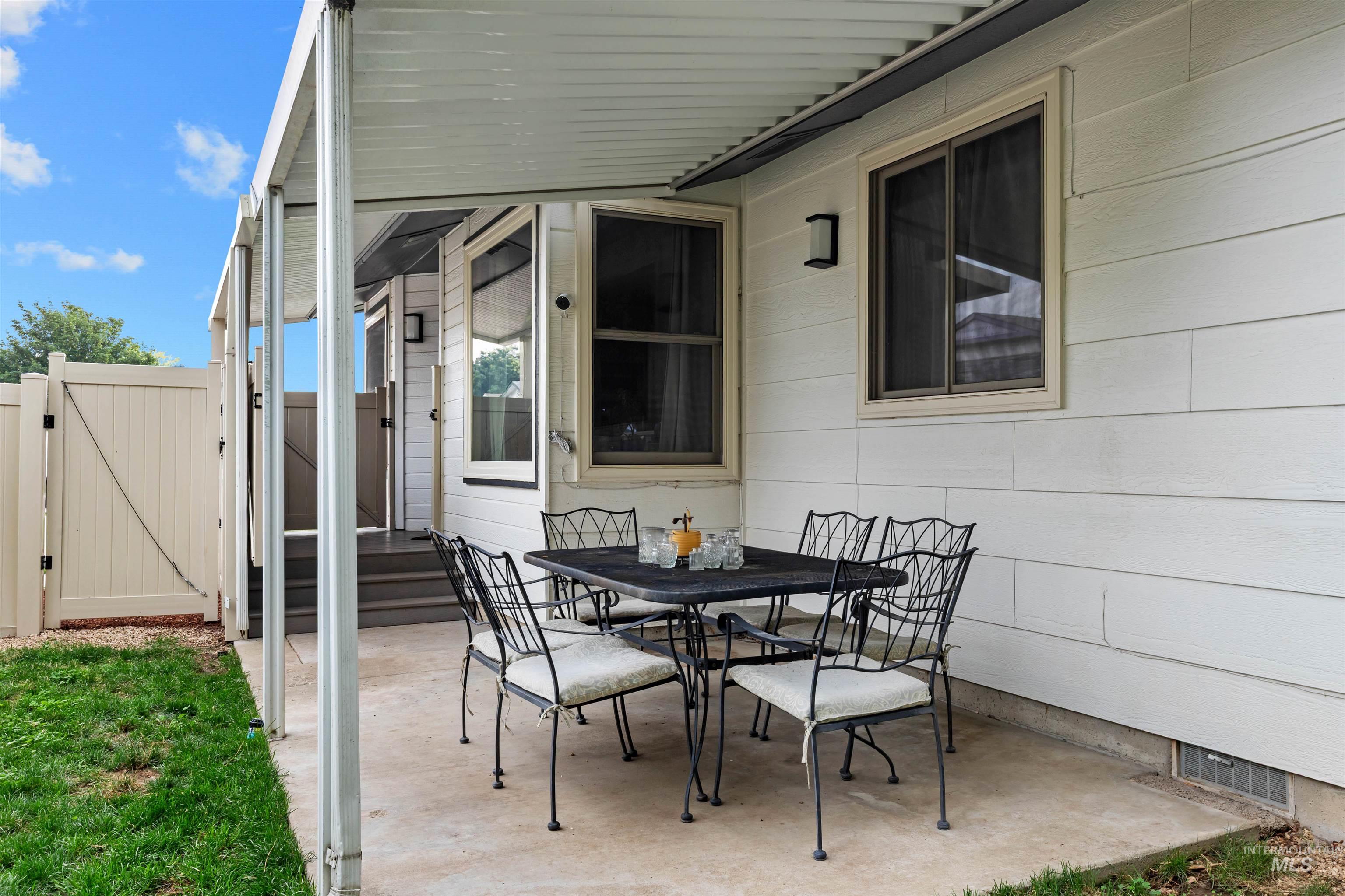 843 S Wild Phlox PL, Boise, Idaho 83709, 3 Bedrooms, 2 Bathrooms, Residential Income For Sale, Price $399,999,MLS 99002841
