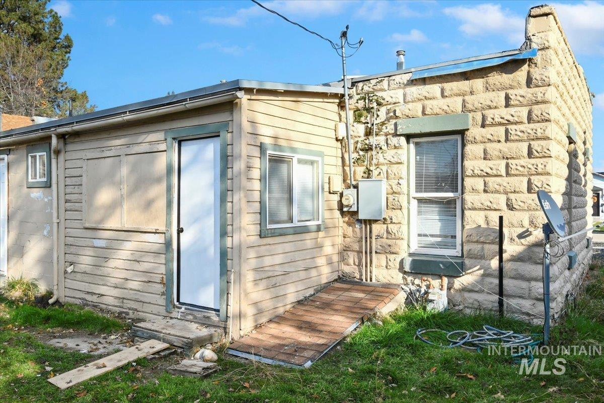 309-311 N Commercial Ave, Emmett, Idaho 83617, 1 Bedroom, 1 Bathroom, Residential Income For Sale, Price $339,000,MLS 99002847