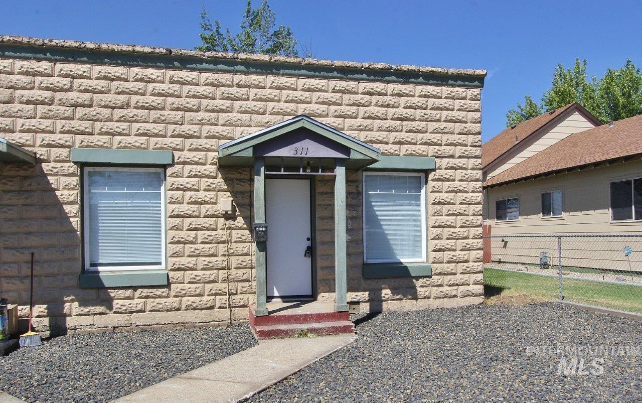 309-311 N Commercial Ave, Emmett, Idaho 83617, 1 Bedroom, 1 Bathroom, Residential Income For Sale, Price $339,000,MLS 99002847
