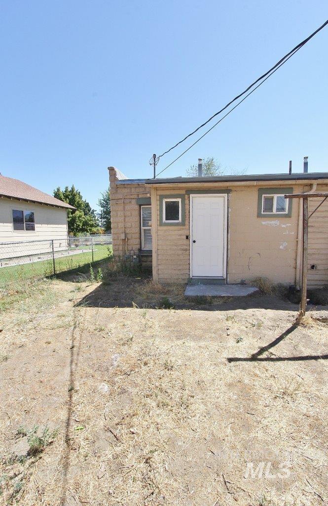 309-311 N Commercial Ave, Emmett, Idaho 83617, 1 Bedroom, 1 Bathroom, Residential Income For Sale, Price $339,000,MLS 99002847