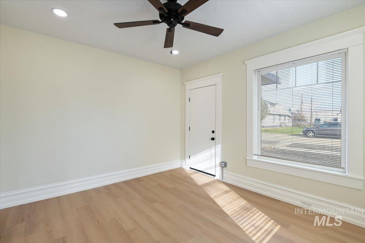 309-311 N Commercial Ave, Emmett, Idaho 83617, 1 Bedroom, 1 Bathroom, Residential Income For Sale, Price $339,000,MLS 99002847