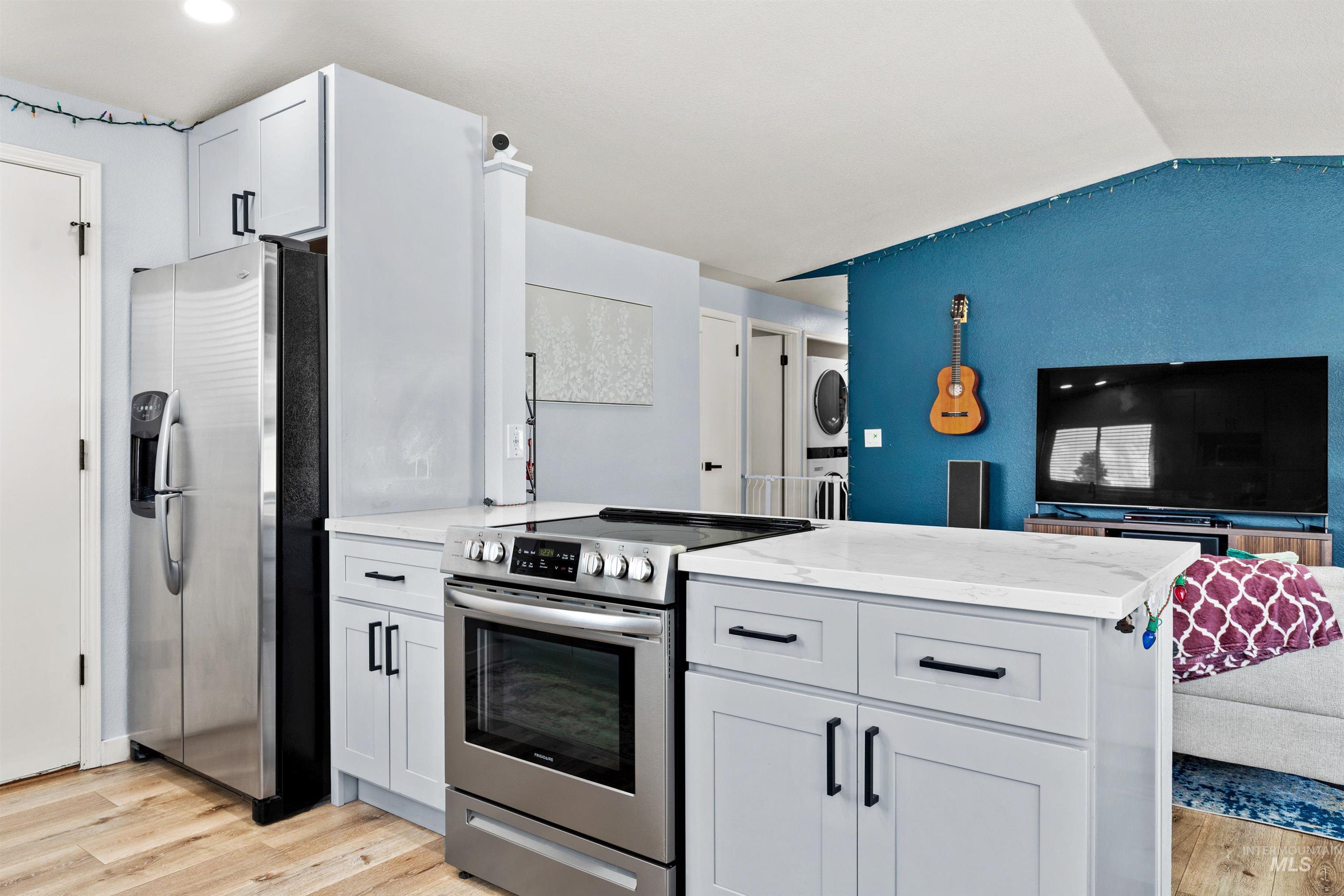 843 S Wild Phlox PL, Boise, Idaho 83709, 3 Bedrooms, 2 Bathrooms, Residential For Sale, Price $399,999,MLS 99002848