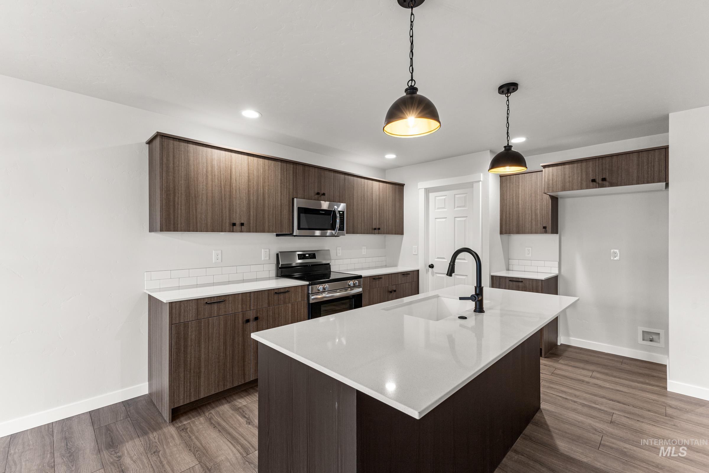 6923 S Lumberton Way, Meridian, Idaho 83642, 3 Bedrooms, 2.5 Bathrooms, Residential For Sale, Price $444,995,MLS 99002855
