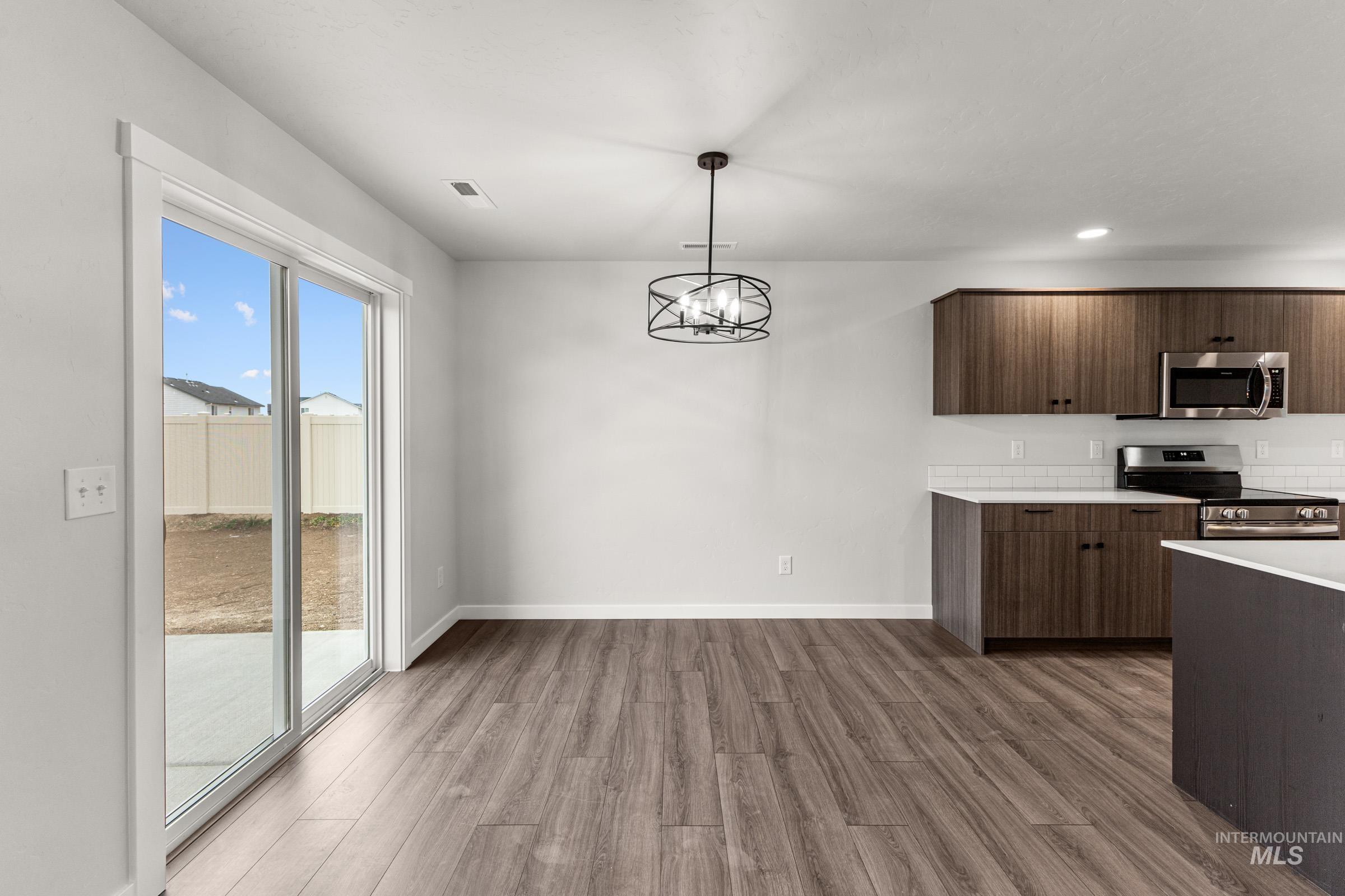 6923 S Lumberton Way, Meridian, Idaho 83642, 3 Bedrooms, 2.5 Bathrooms, Residential For Sale, Price $444,995,MLS 99002855