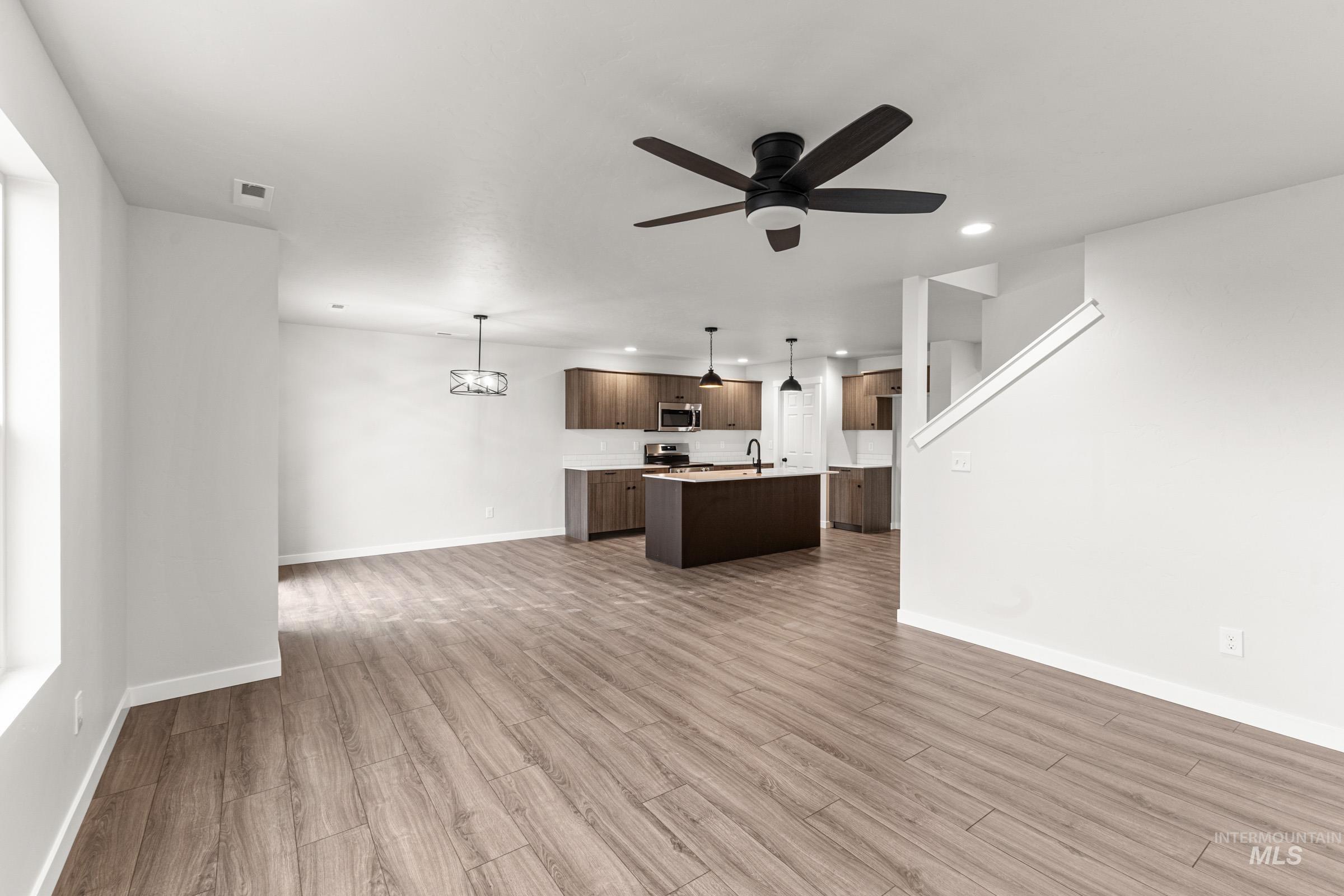 6923 S Lumberton Way, Meridian, Idaho 83642, 3 Bedrooms, 2.5 Bathrooms, Residential For Sale, Price $444,995,MLS 99002855