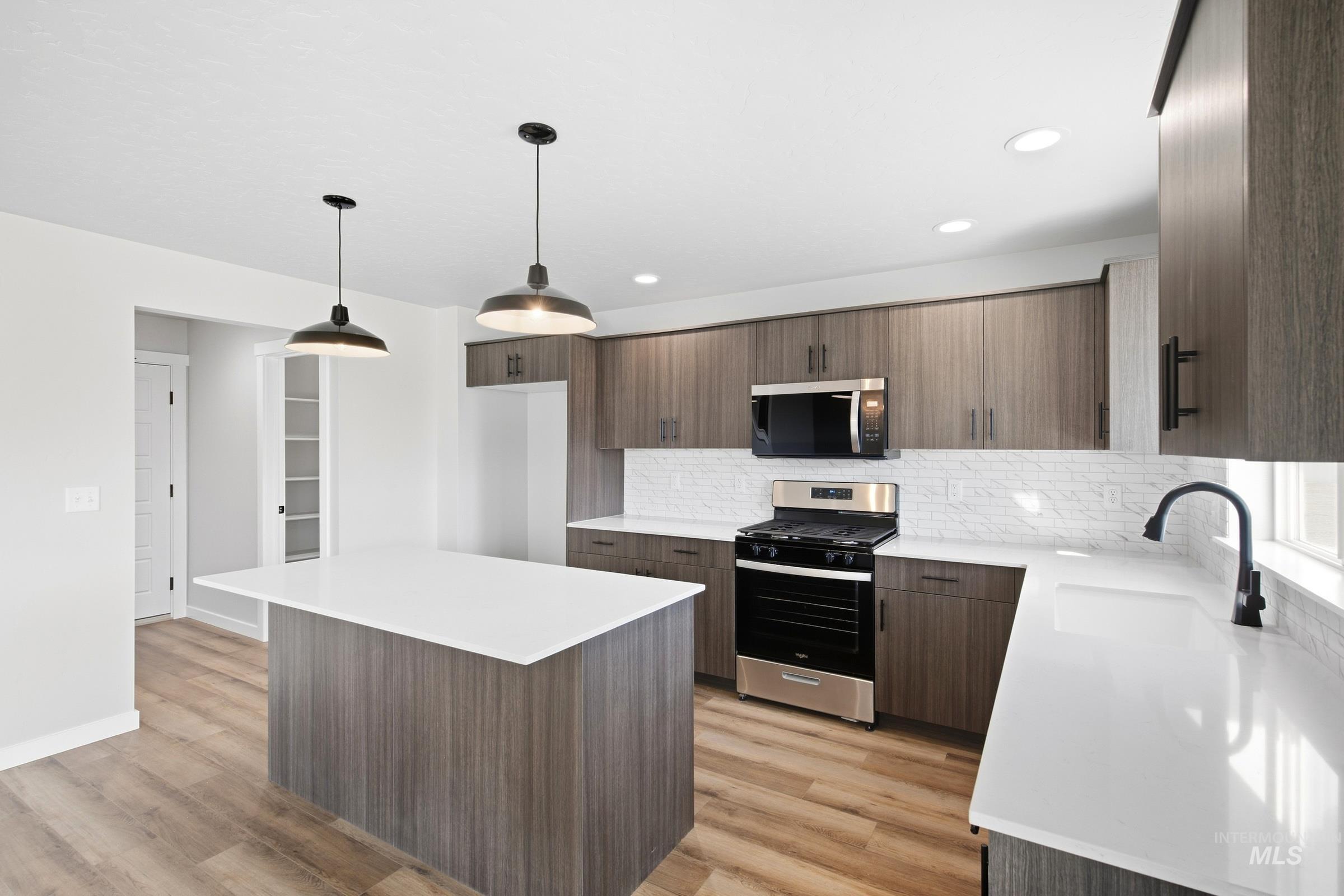 6978 S Lumberton Way, Meridian, Idaho 83642, 5 Bedrooms, 3 Bathrooms, Residential For Sale, Price $539,995,MLS 99002862