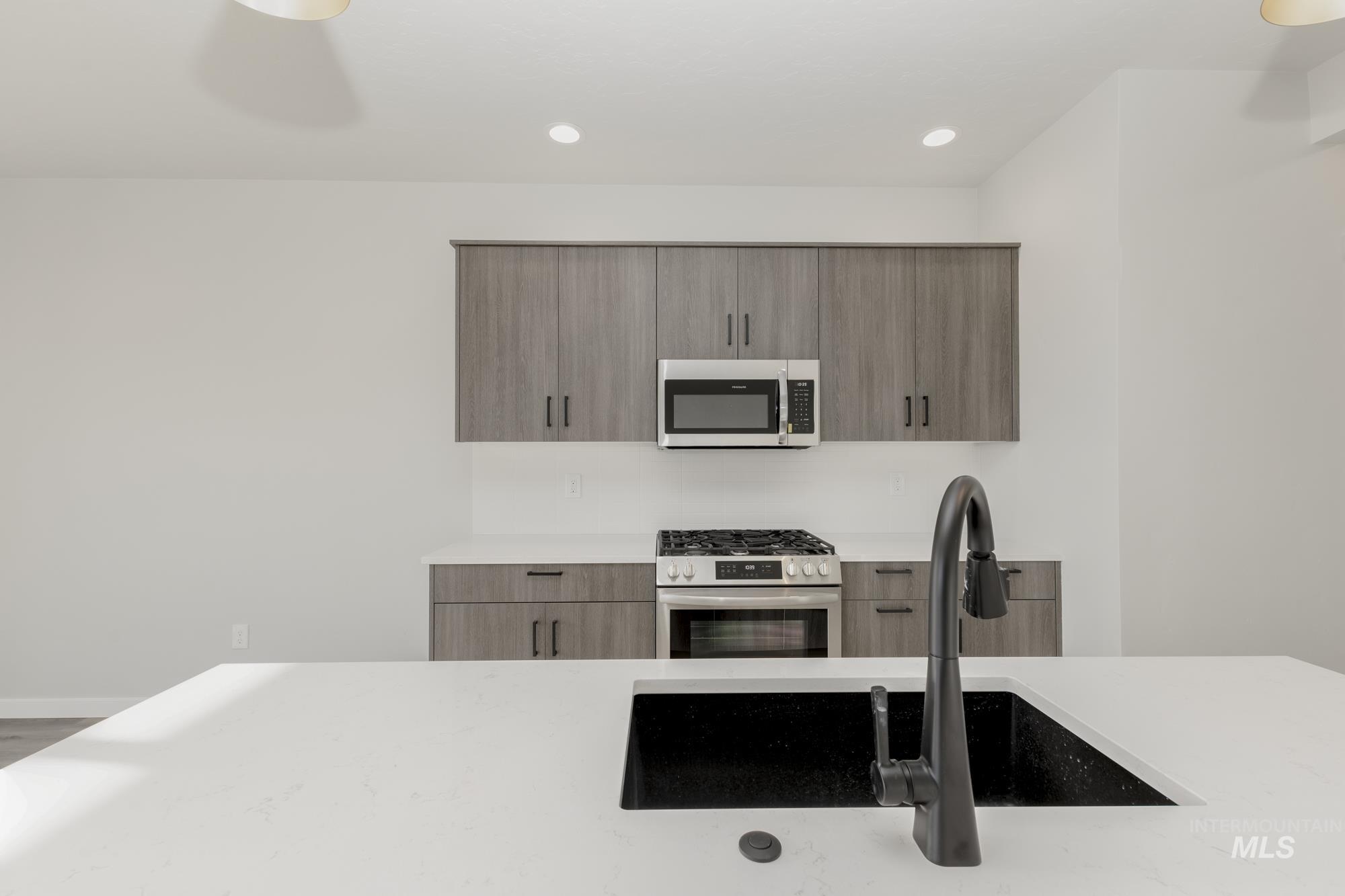 2148 S Summerson Way, Meridian, Idaho 83642, 3 Bedrooms, 2.5 Bathrooms, Residential For Sale, Price $494,995,MLS 99002863