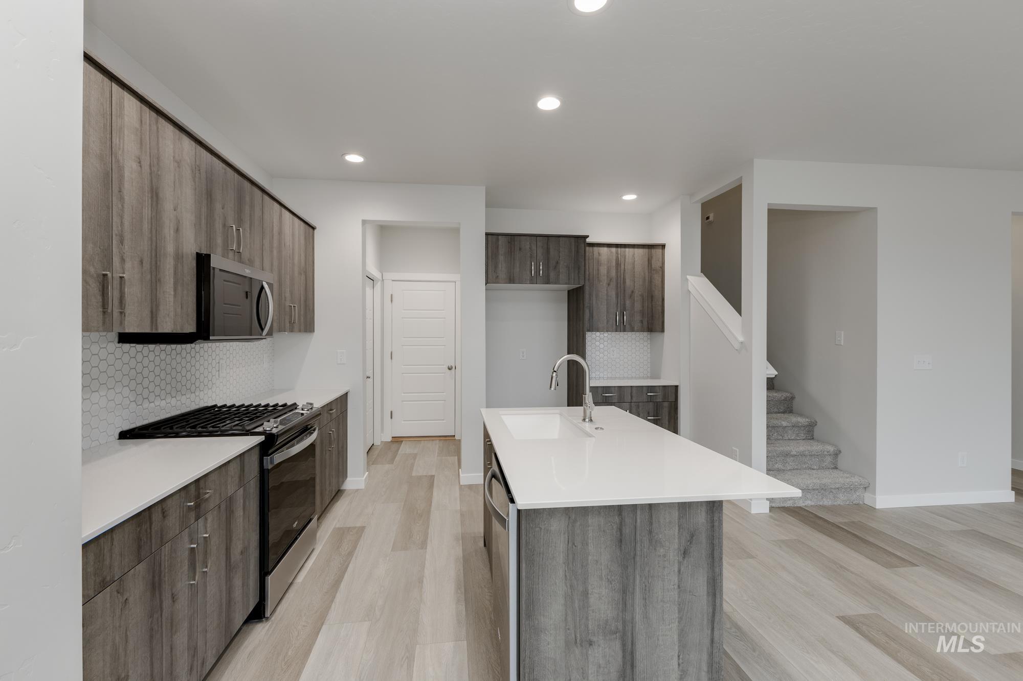 2086 S Summerson Way, Meridian, Idaho 83642, 3 Bedrooms, 2.5 Bathrooms, Residential For Sale, Price $484,995,MLS 99002864
