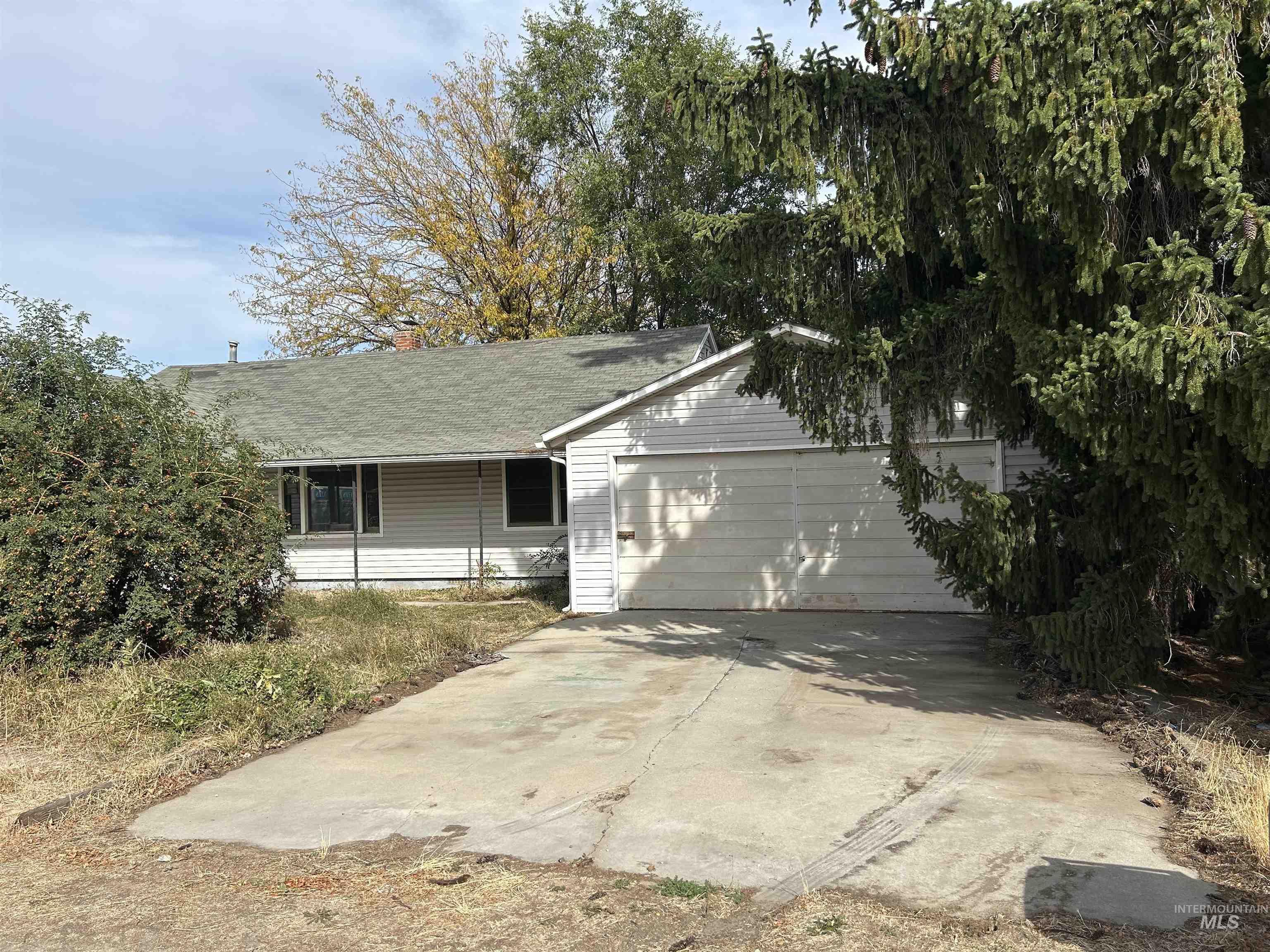 522 W Broadway Ave, Meridian, Idaho 83642, 3 Bedrooms, 1 Bathroom, Residential For Sale, Price $290,000,MLS 99002866