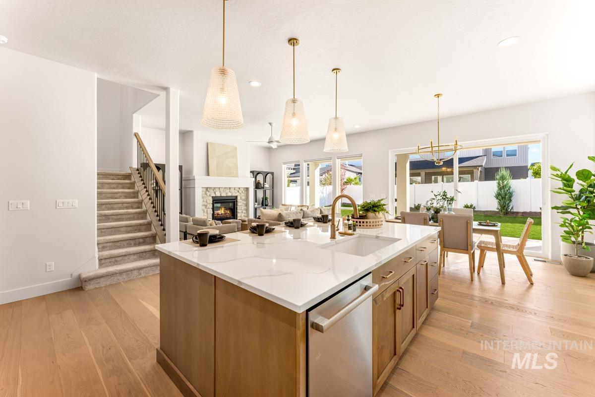13926 N Ermine Ave, Boise, Idaho 83714, 4 Bedrooms, 3.5 Bathrooms, Residential For Sale, Price $903,665,MLS 99002870