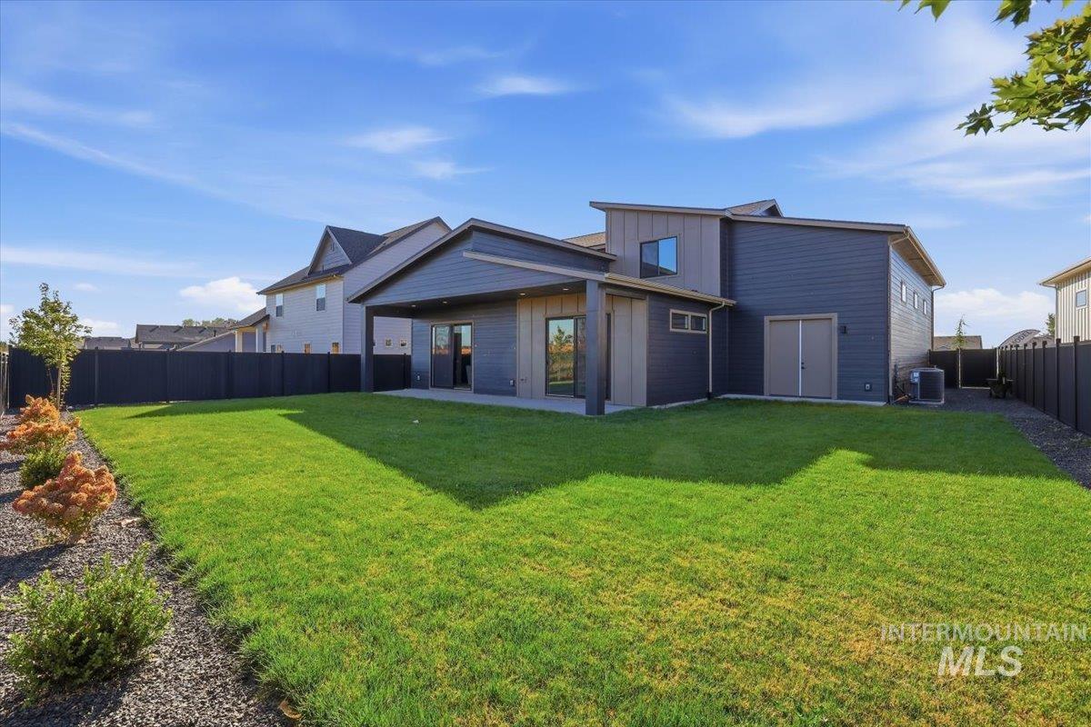 7818 Flathead Lake St, Eagle, Idaho 83616, 3 Bedrooms, 3 Bathrooms, Residential For Sale, Price $909,900,MLS 99002889