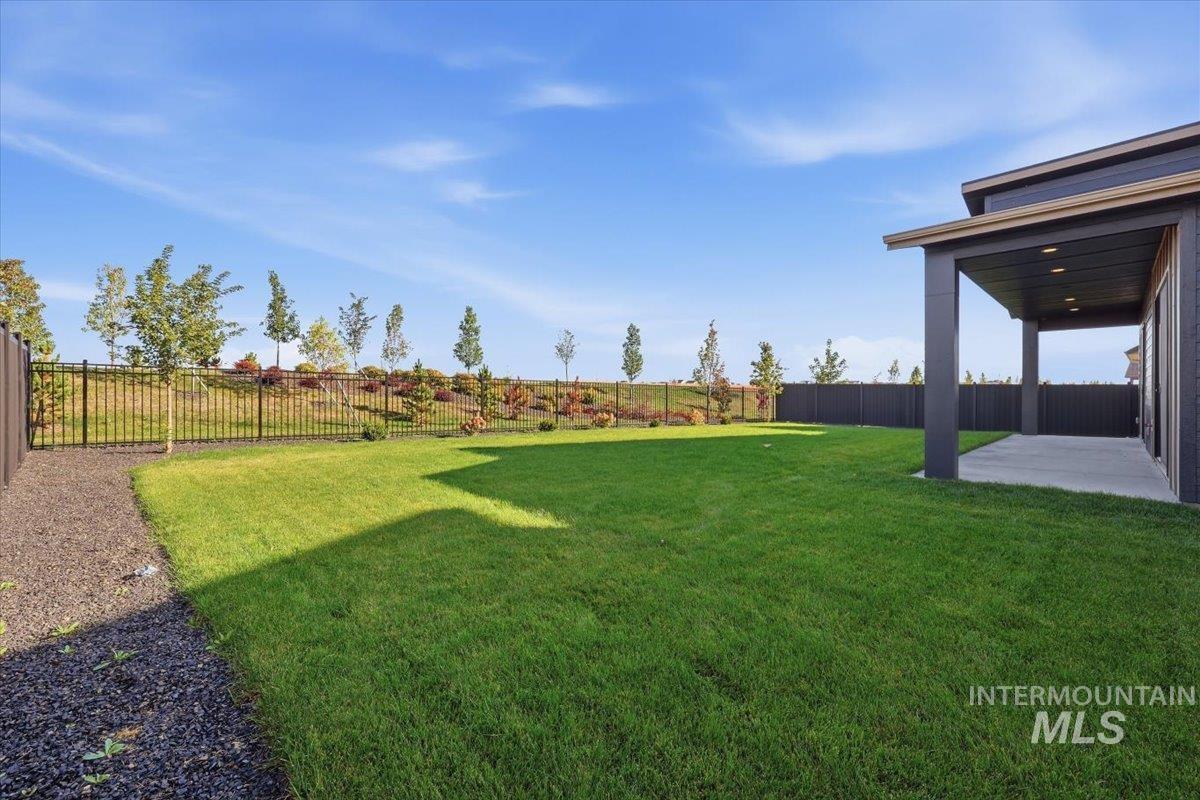 7818 Flathead Lake St, Eagle, Idaho 83616, 3 Bedrooms, 3 Bathrooms, Residential For Sale, Price $909,900,MLS 99002889