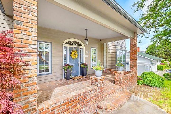2220 14th Street, Lewiston, Idaho 83501, 5 Bedrooms, 4 Bathrooms, Residential For Sale, Price $799,000,MLS 99002893