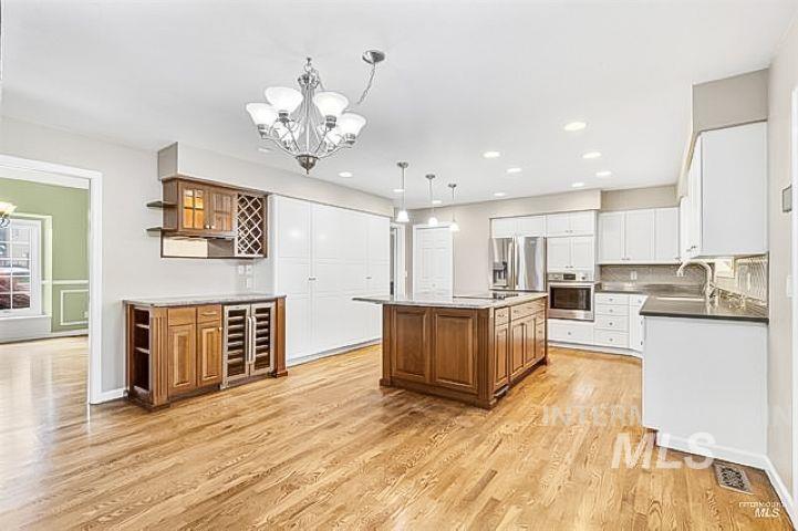 2220 14th Street, Lewiston, Idaho 83501, 5 Bedrooms, 4 Bathrooms, Residential For Sale, Price $799,000,MLS 99002893
